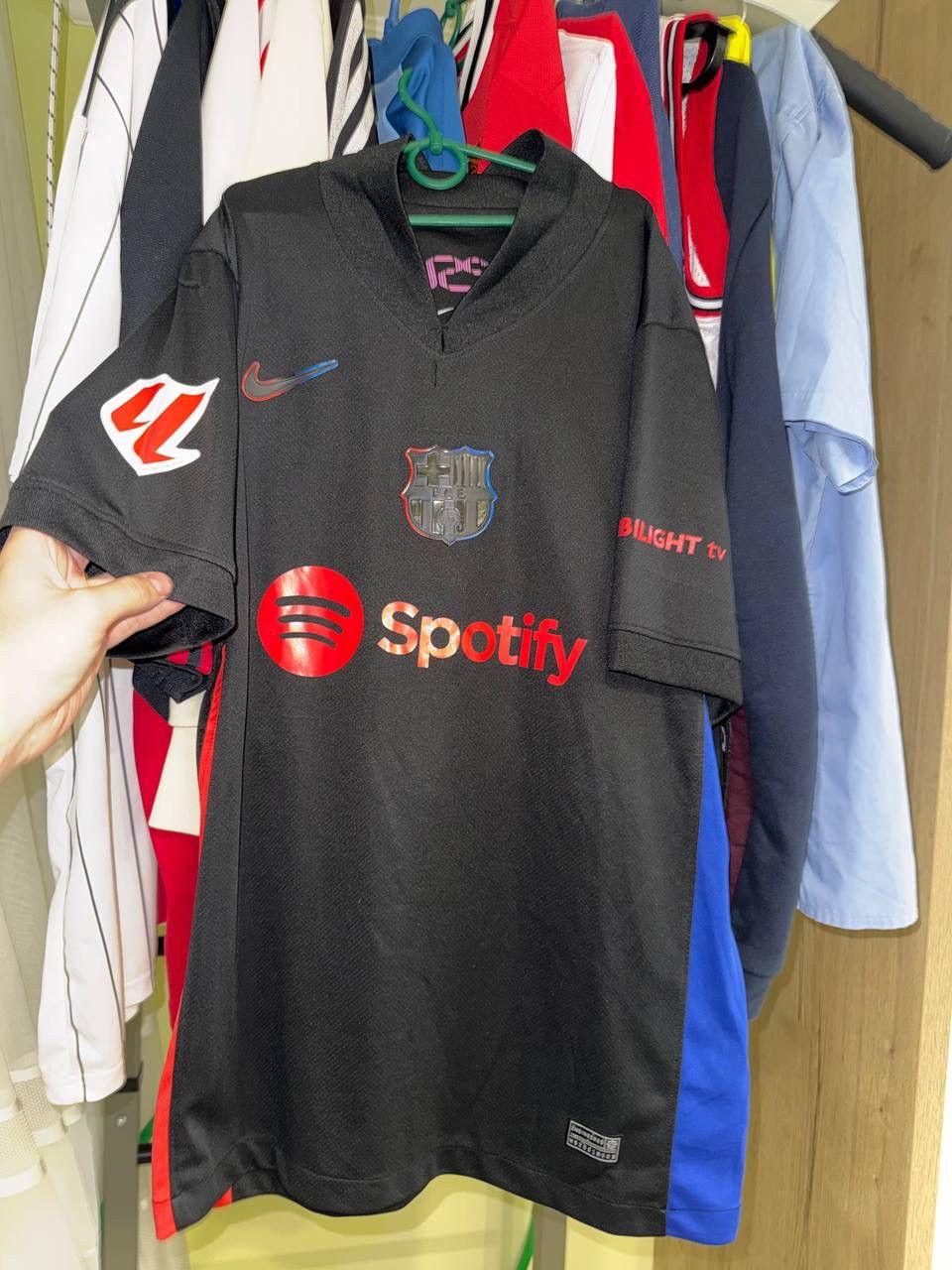 Other 2025 Barcelona Lamine Yamal Jersey Away Size US L / EU 52-54 / 3 - 2 Thumbnail