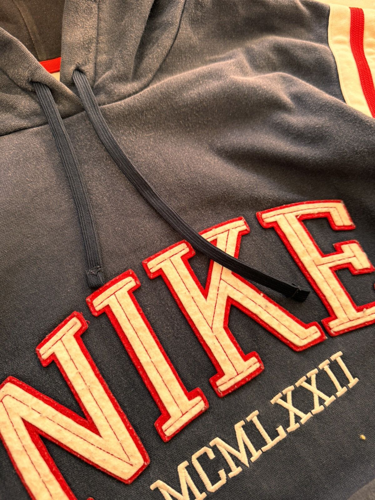 Nike × Vintage NIKE VINTAGE CENTER LOGO OVERSIZE BOXY HOODIE Size US L / EU 52-54 / 3 - 4 Thumbnail