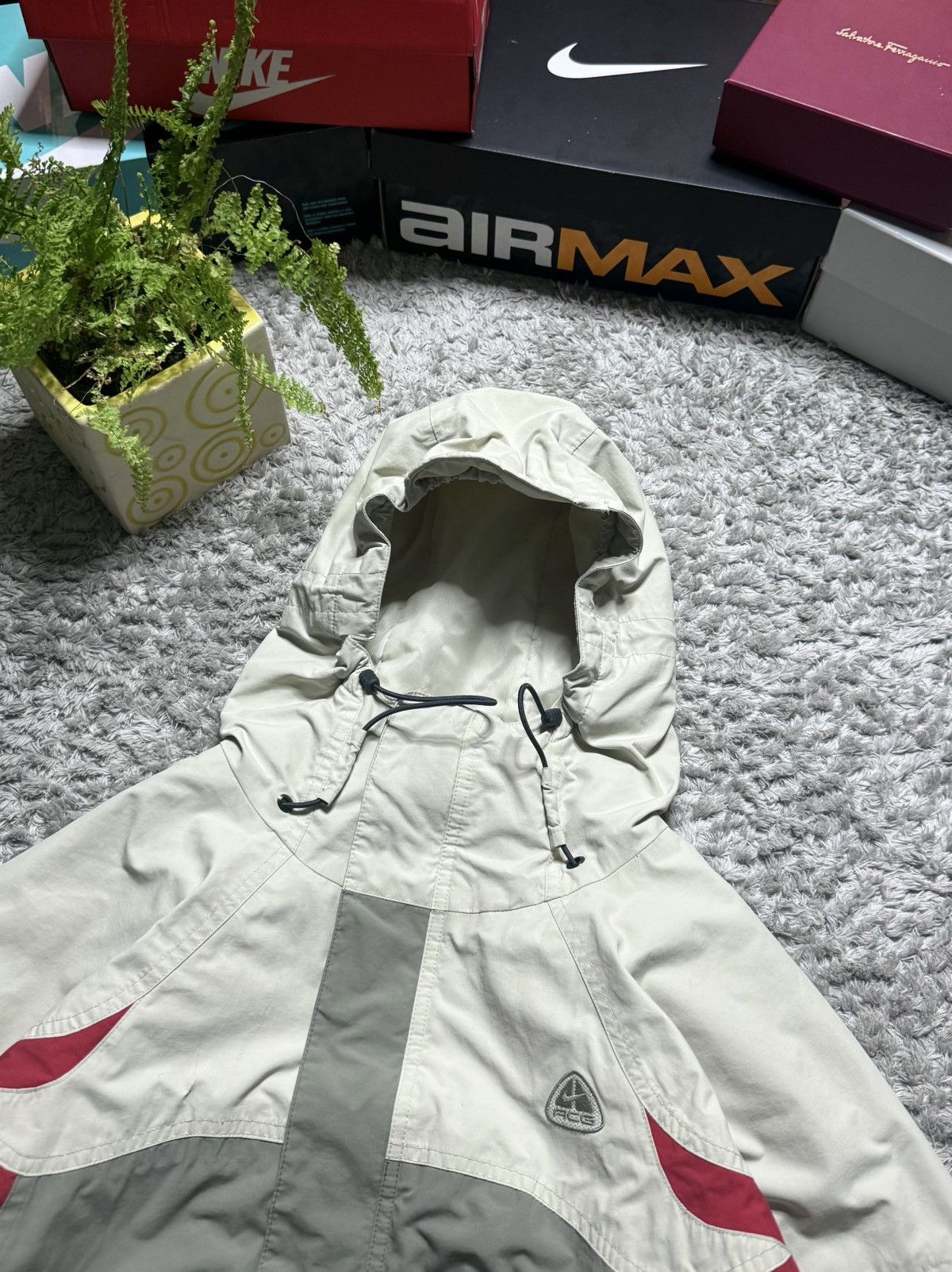 Nike ACG 00s Nike ACG Jacket Outdoor Rare Vintage Logo Drill Size US L / EU 52-54 / 3 - 3 Thumbnail