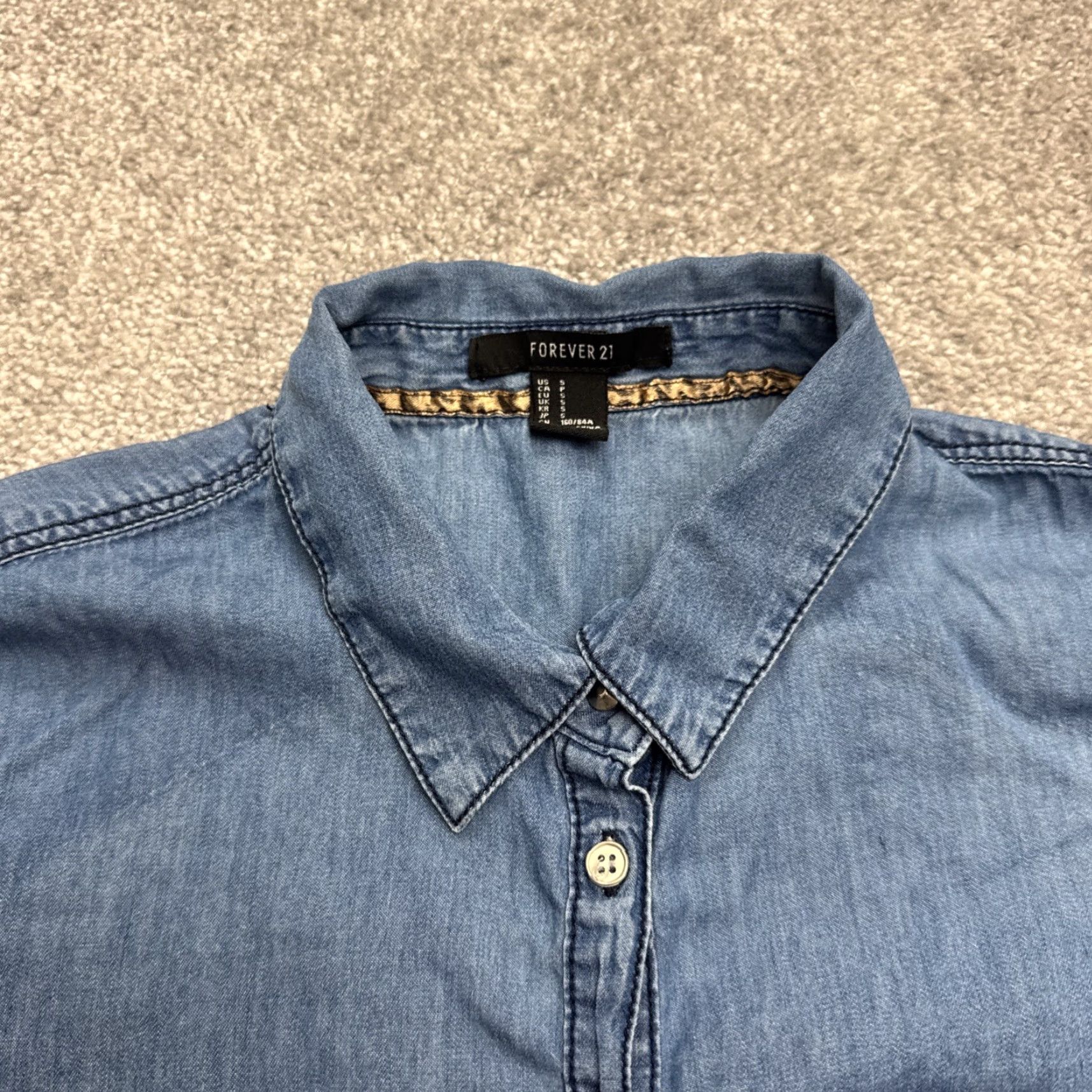 Forever 21 VINTAGE Forever 21 Denim Shirt Womens Small Chambray Button-Up Long Sleeve Casual Classic 90s Blue Size S / US 4 / IT 40 - 4 Thumbnail