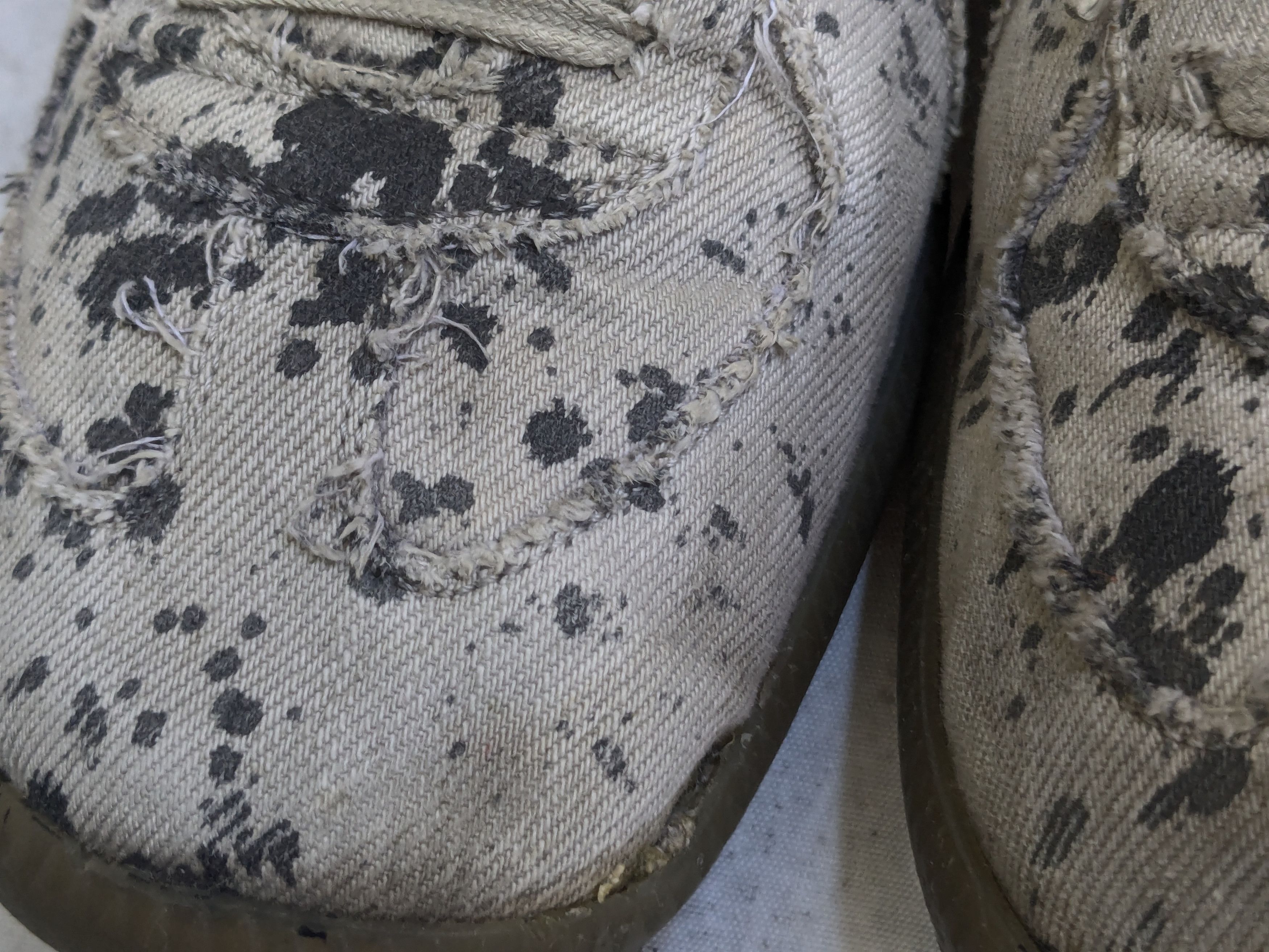 Maison Margiela Maison Margiela Gat Black Paint Splatter White Canvas 43 10 Size US 10 / EU 43 - 5 Thumbnail