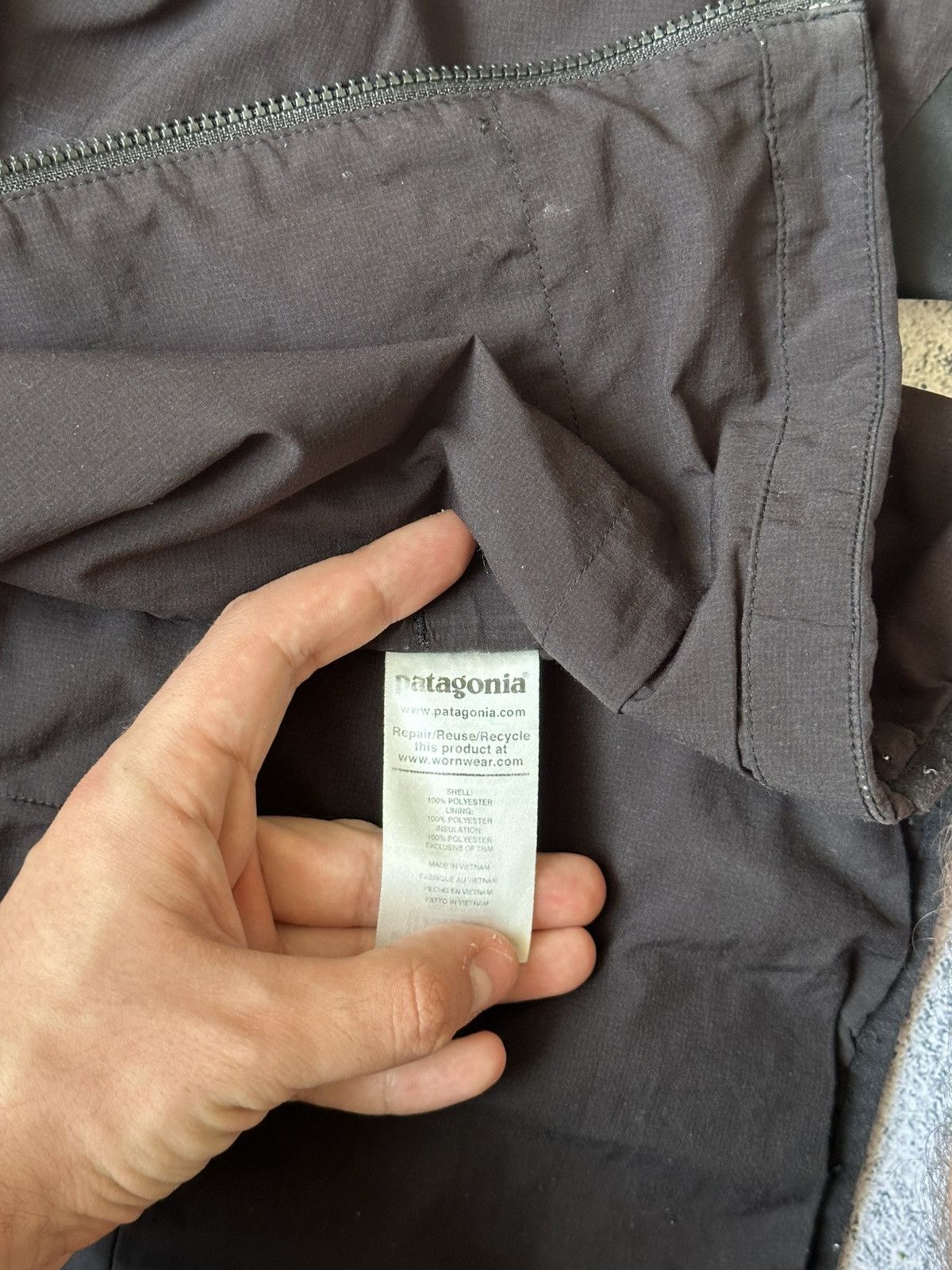 Patagonia Vintage Patagonia Hooded Jacket Black Fit Size US M / EU 48-50 / 2 - 14 Thumbnail