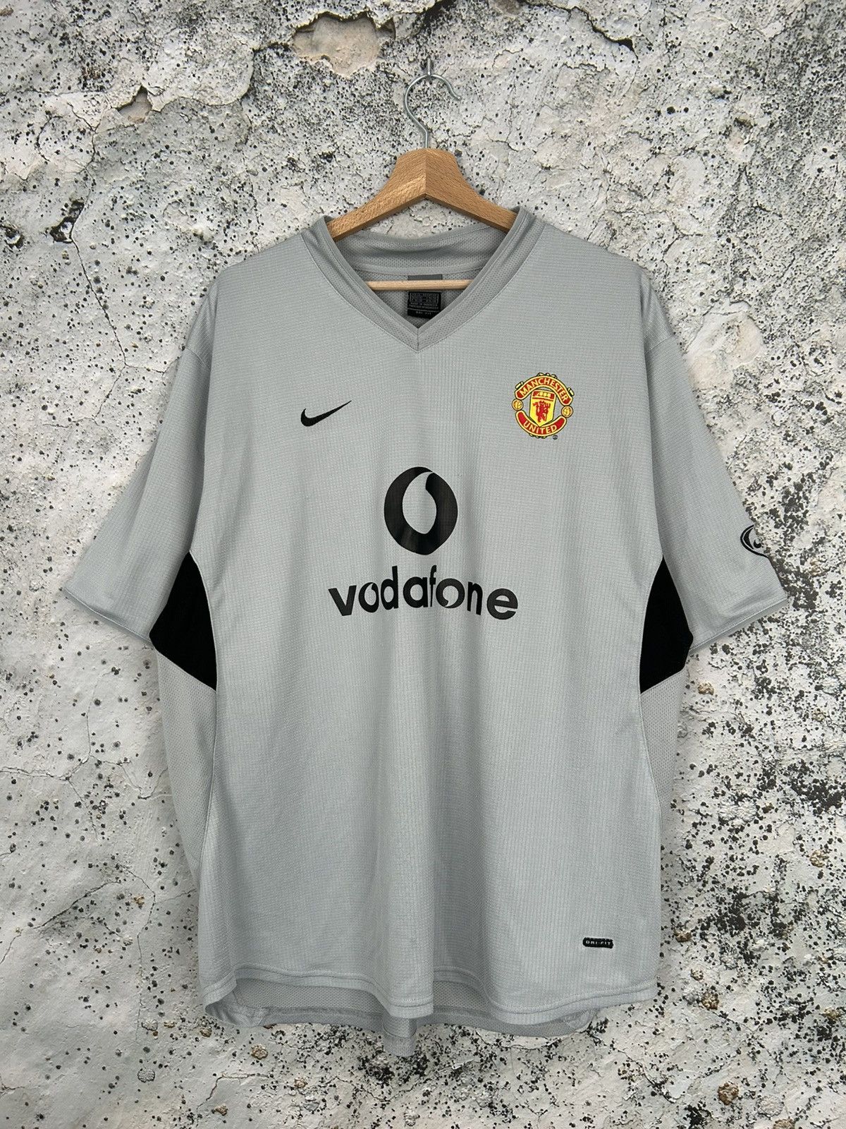 Nike Vintage Nike Manchester United Vodafone Soccer Jersey Rare Size US XL / EU 56 / 4 - 1 Thumbnail
