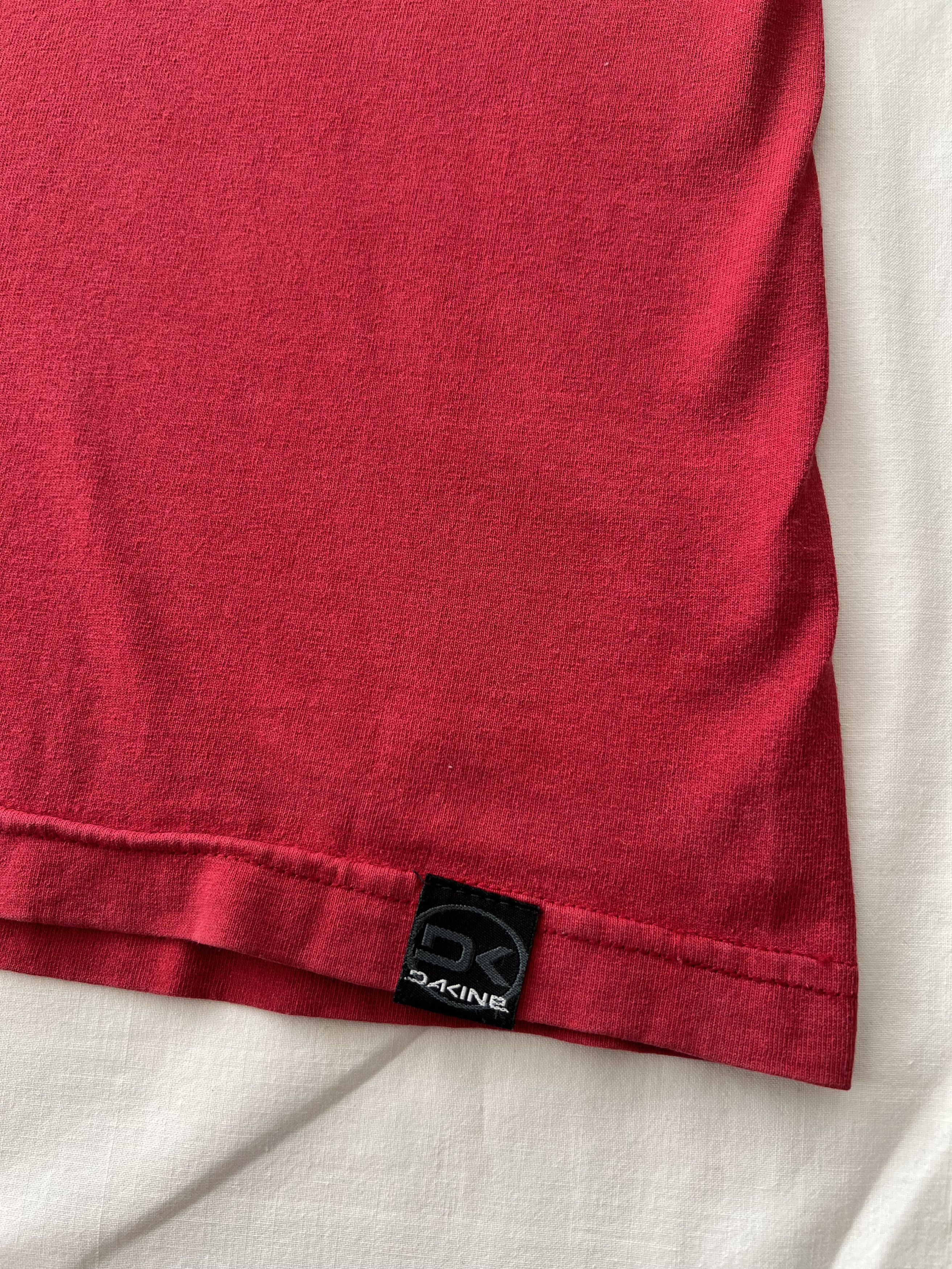 Dakine Vintage 2000s Dakine Red Graphic T-shirt Size US L / EU 52-54 / 3 - 7 Thumbnail