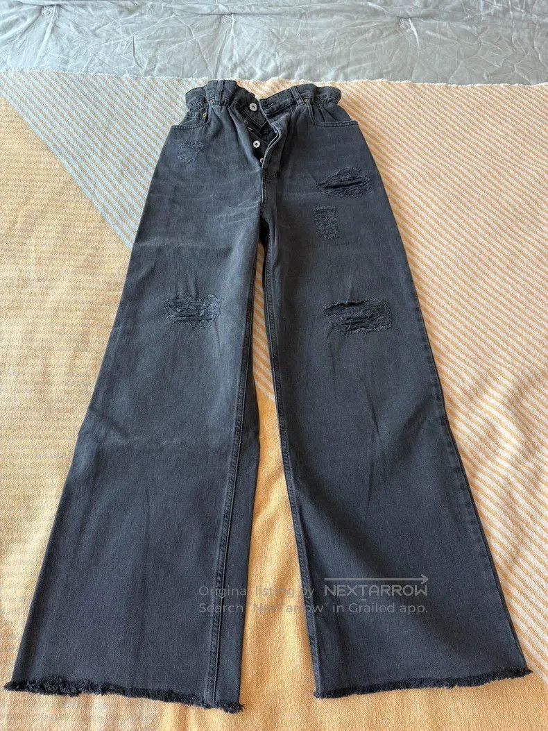 Miu Miu Miu Miu 25 Black and gray letter logo jeans Size 25" / US 0 / IT 36 - 1 Thumbnail