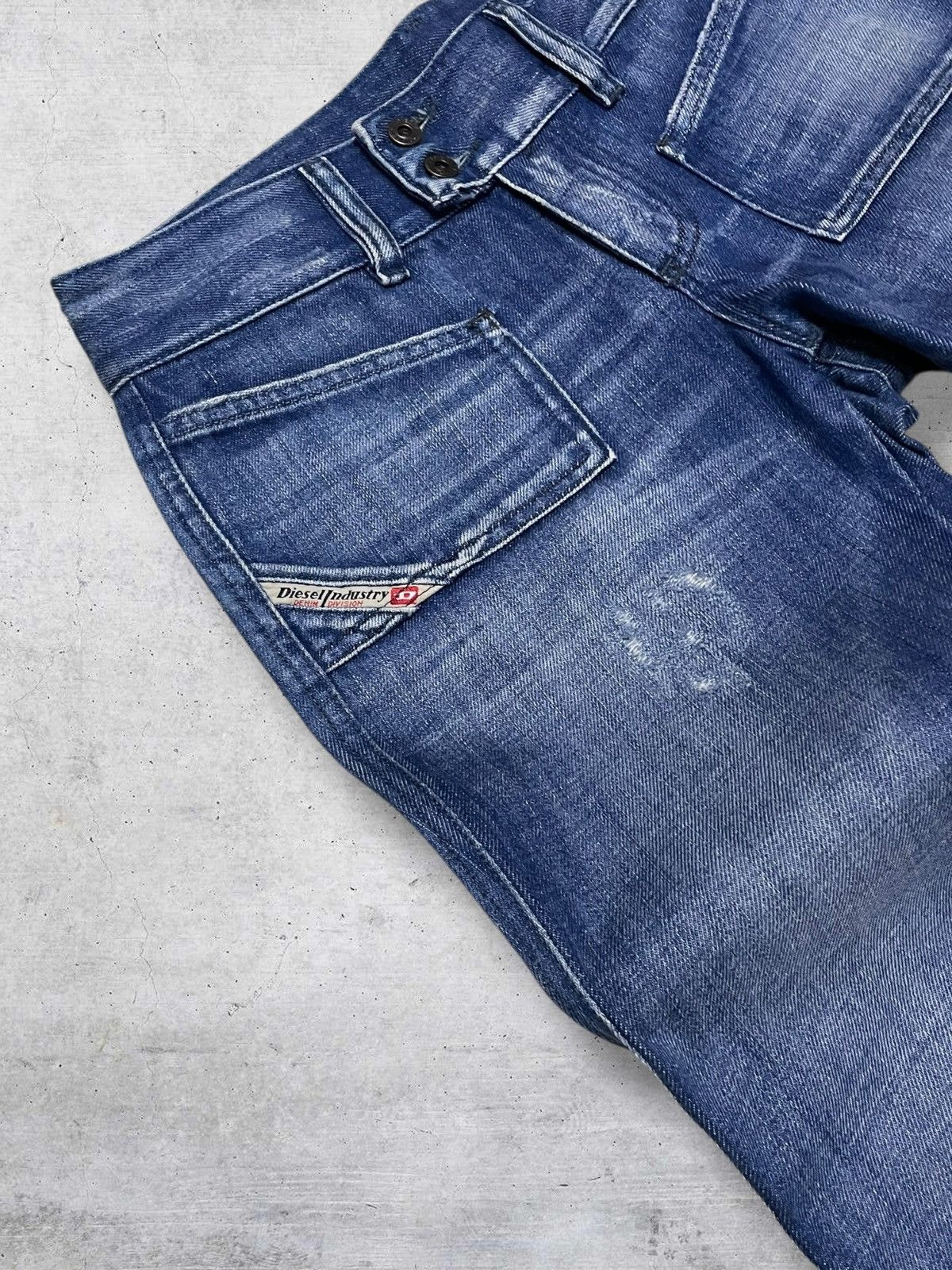 Diesel VINTAGE DIESEL INDUSTRY 90S DESIGNER OG FLARED CUT DENIM Size US 26 / EU 42 - 9 Thumbnail