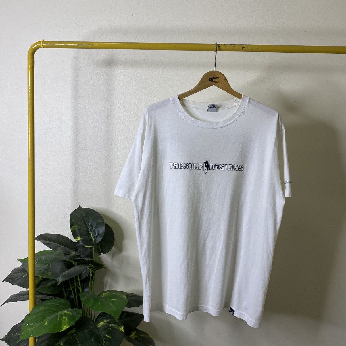 Vintage 1990s T&C Surf Design Nice Graphic T Shirt Size US XL / EU 56 / 4 - 5 Thumbnail