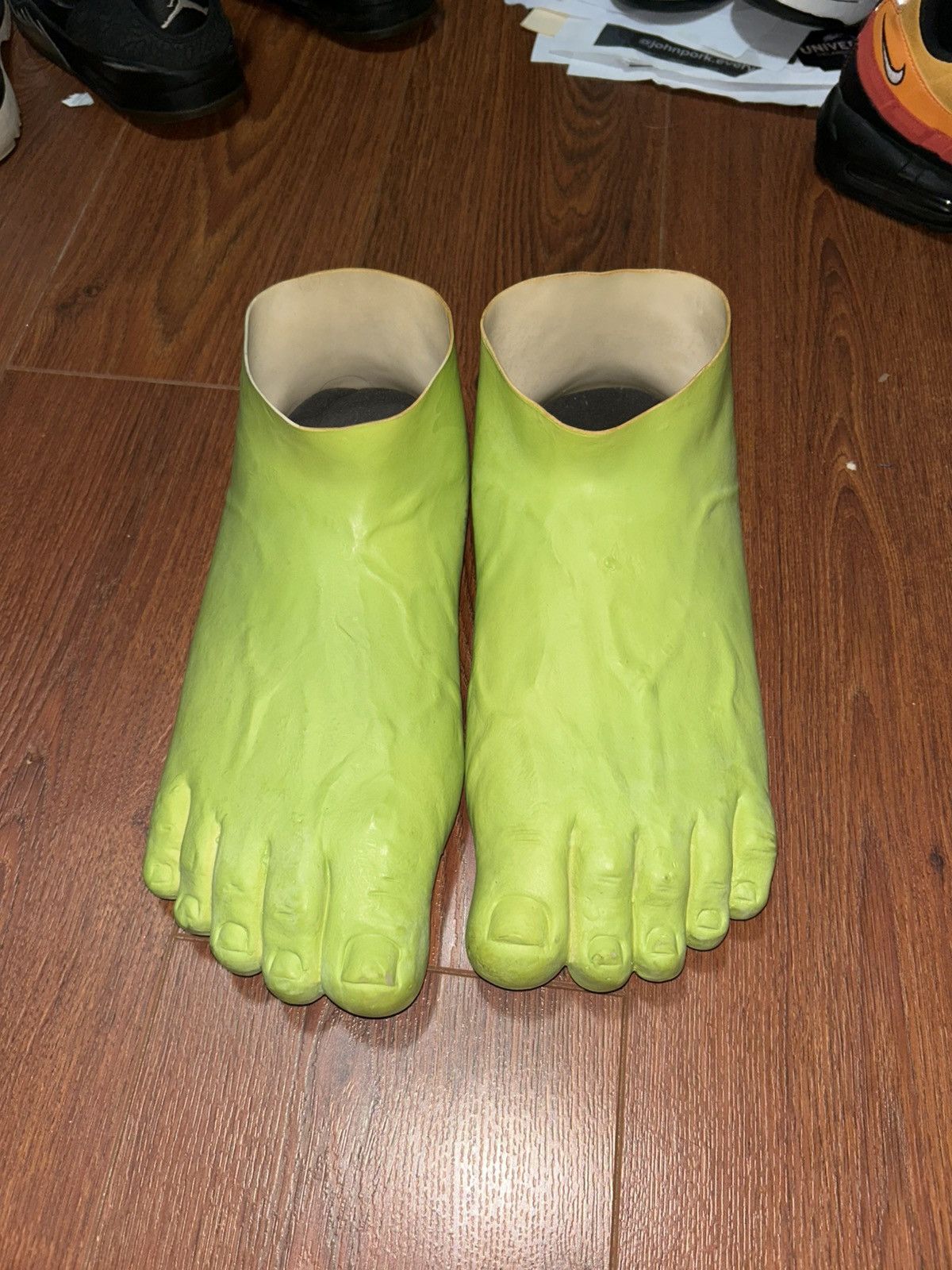 Imran Potato Imran potato caveman green foot slippers Size US 12.5 / EU 45-46 - 1 Thumbnail