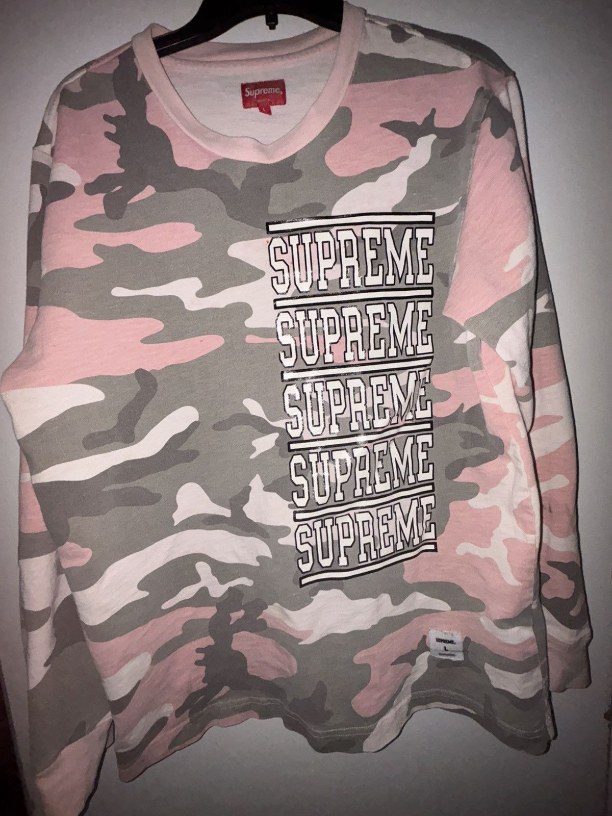 Supreme Supreme stacked logo Size US L / EU 52-54 / 3 - 1 Thumbnail