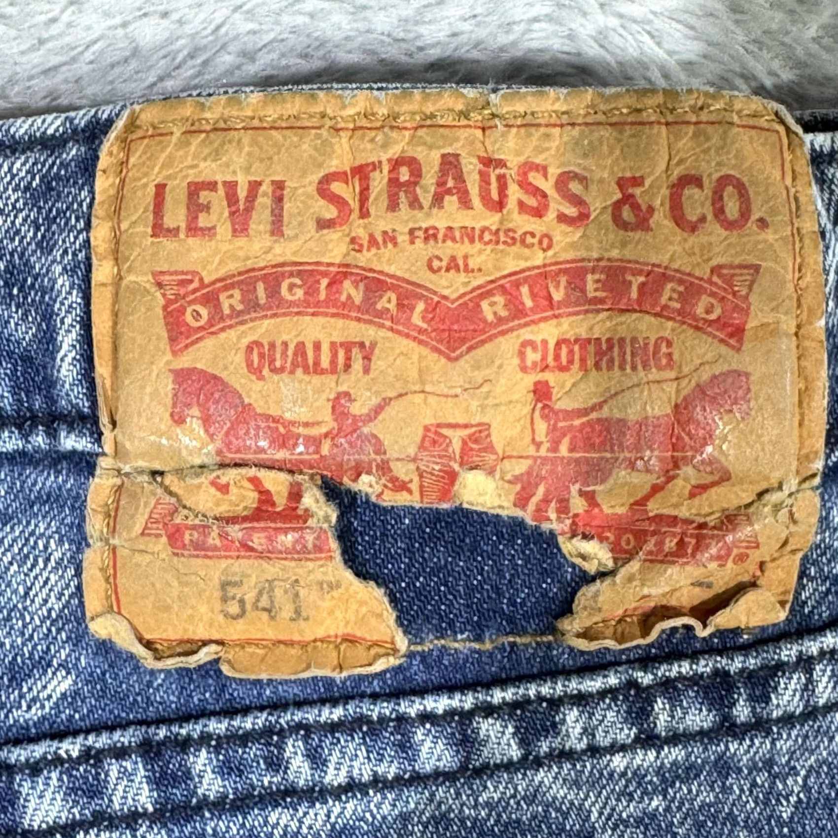 Levi's VINTAGE Levis 541 Jeans Mens 34x32 Blue Acid Wash Athletic Taper Stretch Denim Zip Fly Size US 34 / EU 50 - 3 Thumbnail