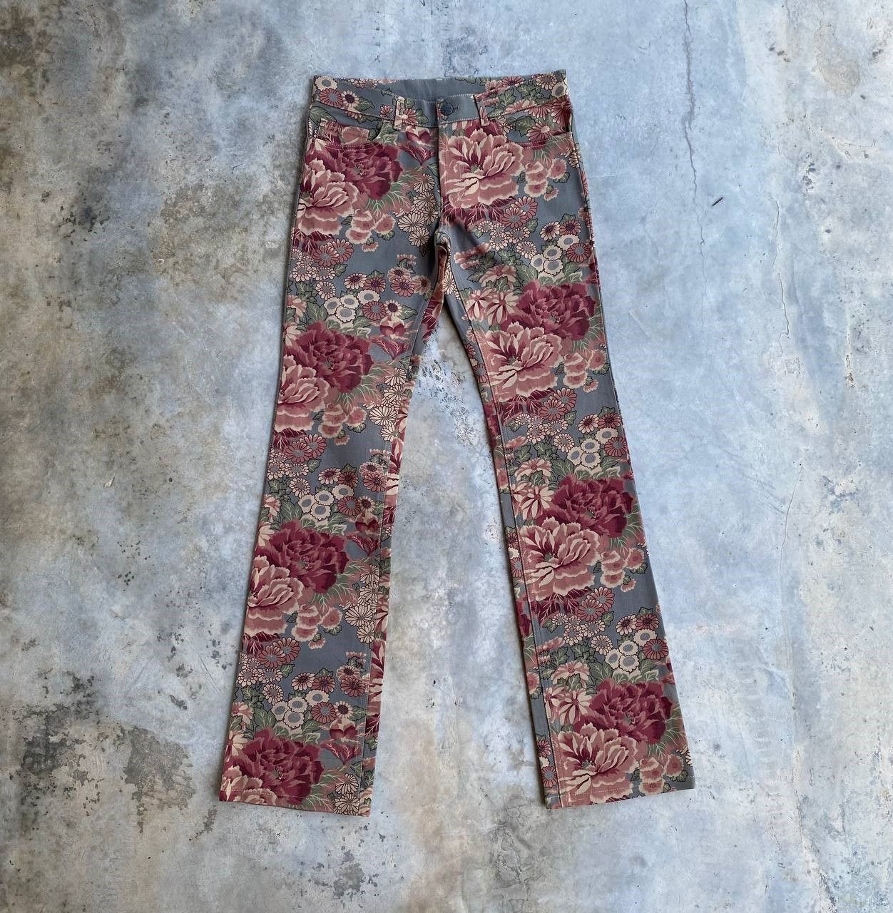 20471120 BJ5-22 Japan Flare CHEALSEA OLD FLOWERpant SLIMFIT LOWRISE Size US 28 / EU 44 - 1 Thumbnail
