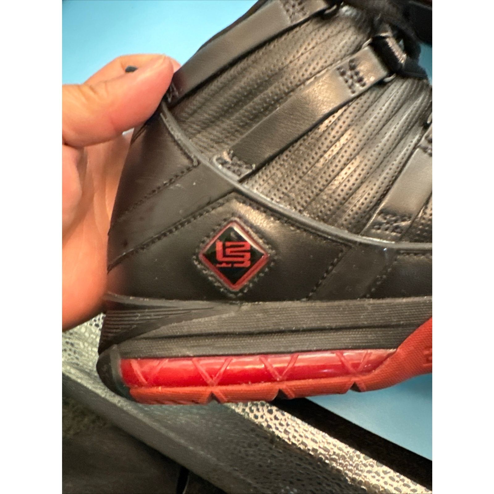 Nike Nike Zoom Lebron III Black Crimson m8 w9.5 Size US 8 / EU 41 - 13 Thumbnail