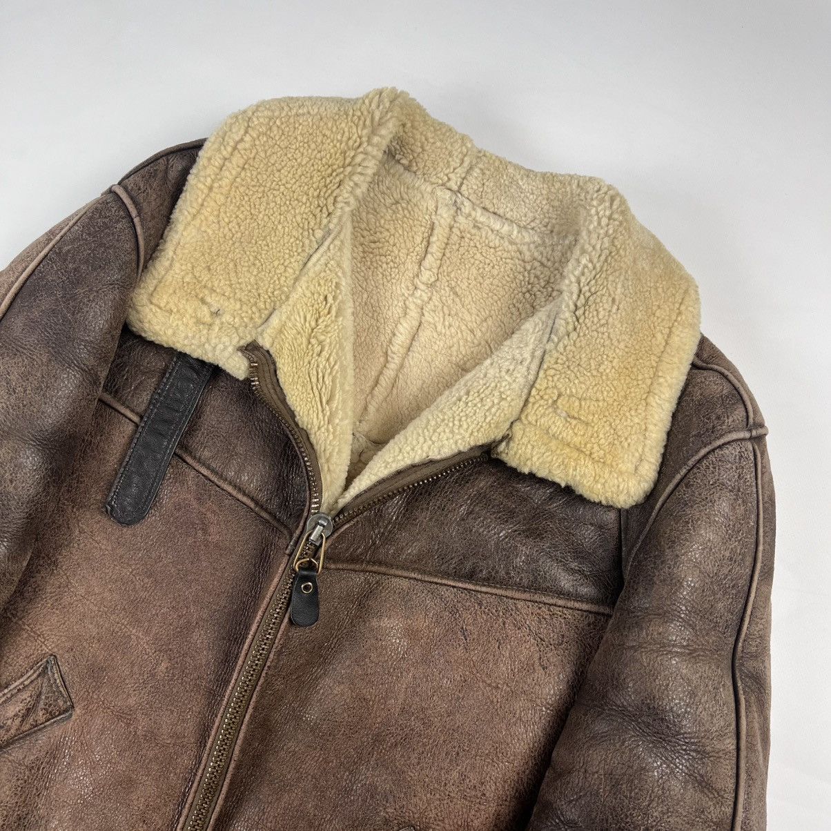 Avirex Vintage 80s Avirex B-6 sheepskin bomber jacket Size US L / EU 52-54 / 3 - 2 Thumbnail