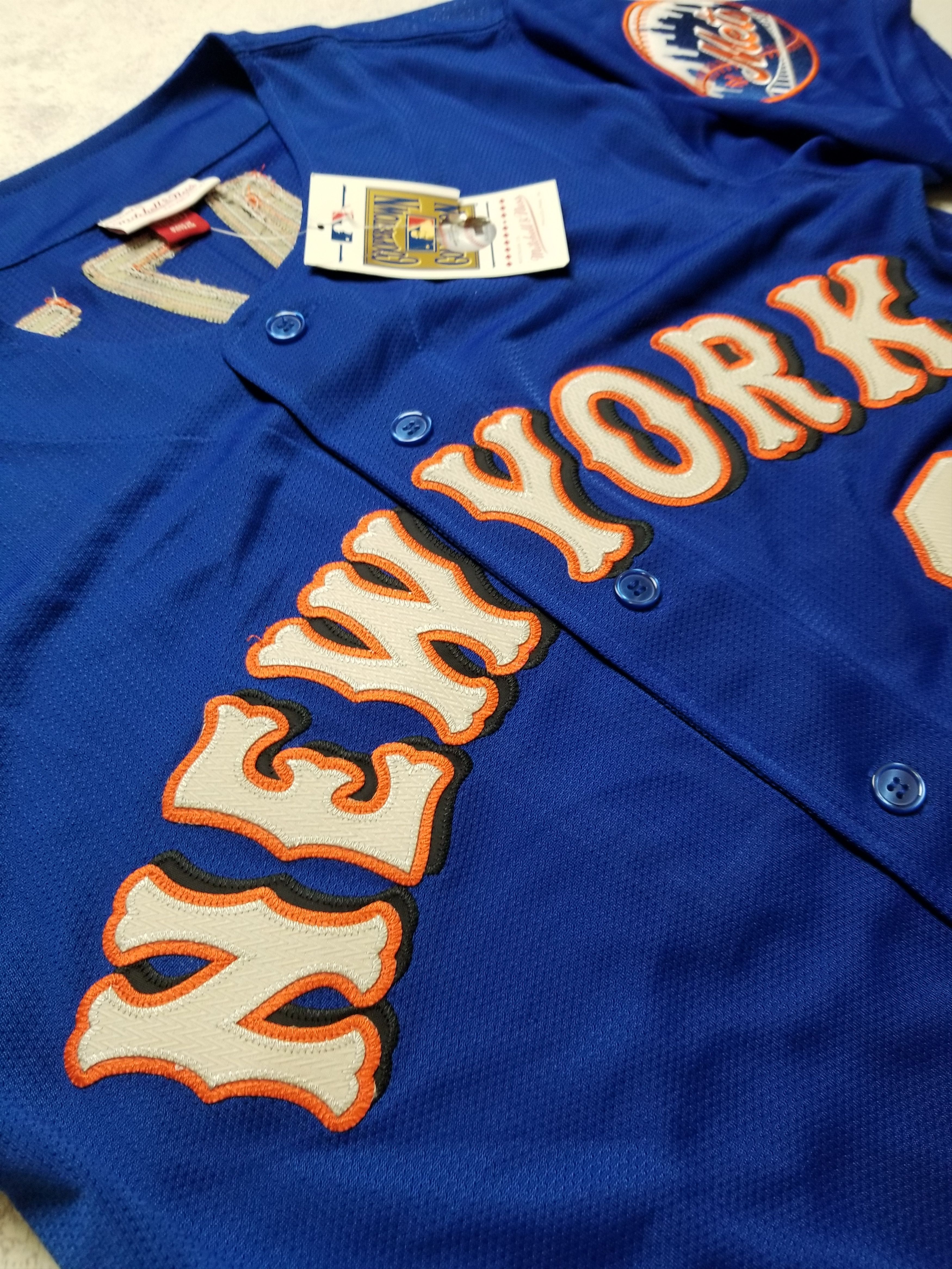 Mitchell & Ness Authentic Mike Piazza New York Mets 1999 Button Jersey Size US M / EU 48-50 / 2 - 11 Thumbnail