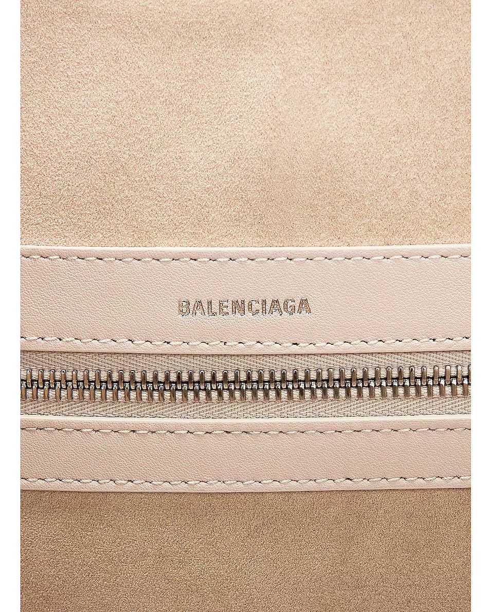 Balenciaga o1la1rc1a0724 Size: OS / Mary-Kate Medium Bag in Nacre Size ONE SIZE - 6 Thumbnail