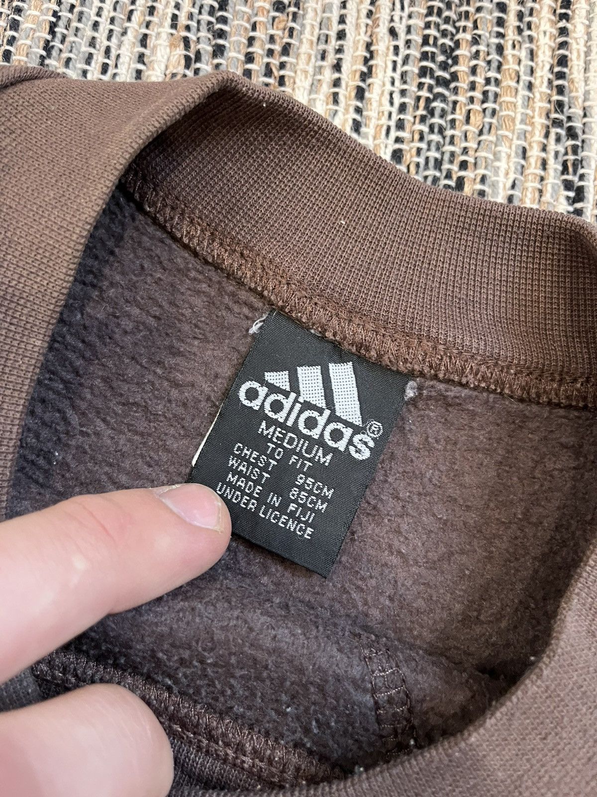 Adidas × Vintage Vintage Adidas Crop Sweatshirt Brown Fleece Logo Fiji made Size M / US 6-8 / IT 42-44 - 13 Thumbnail