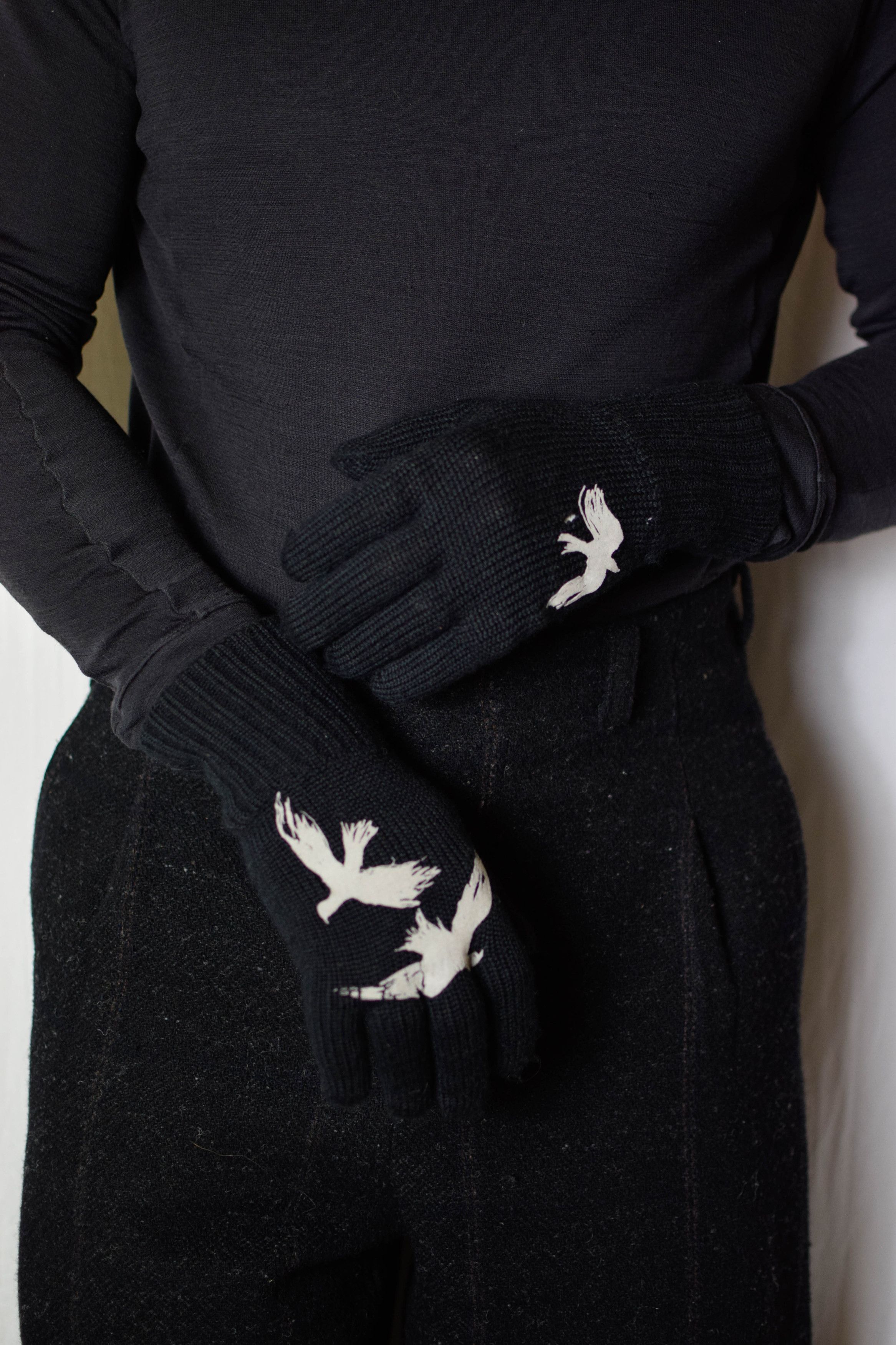 Yohji Yamamoto YYPH AW11 Knit Crow Gloves - HP-W03-933 Size ONE SIZE - 3 Thumbnail