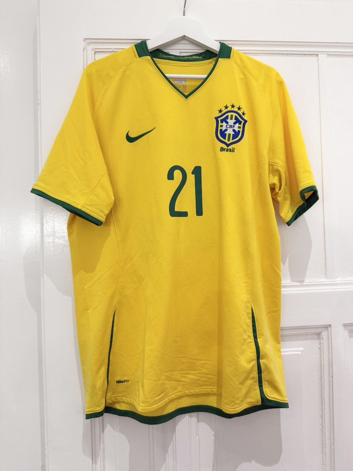 Nike Brasil 2008 Nike home Adriano jersey Size US L / EU 52-54 / 3 - 1 Thumbnail
