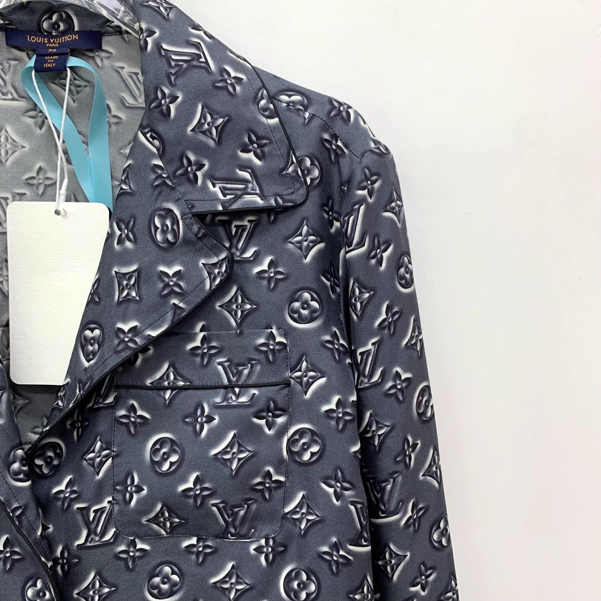 Louis Vuitton Louis Vuitton Monogram Silk Shirt XS Size US XS / EU 42 / 0 - 3 Thumbnail