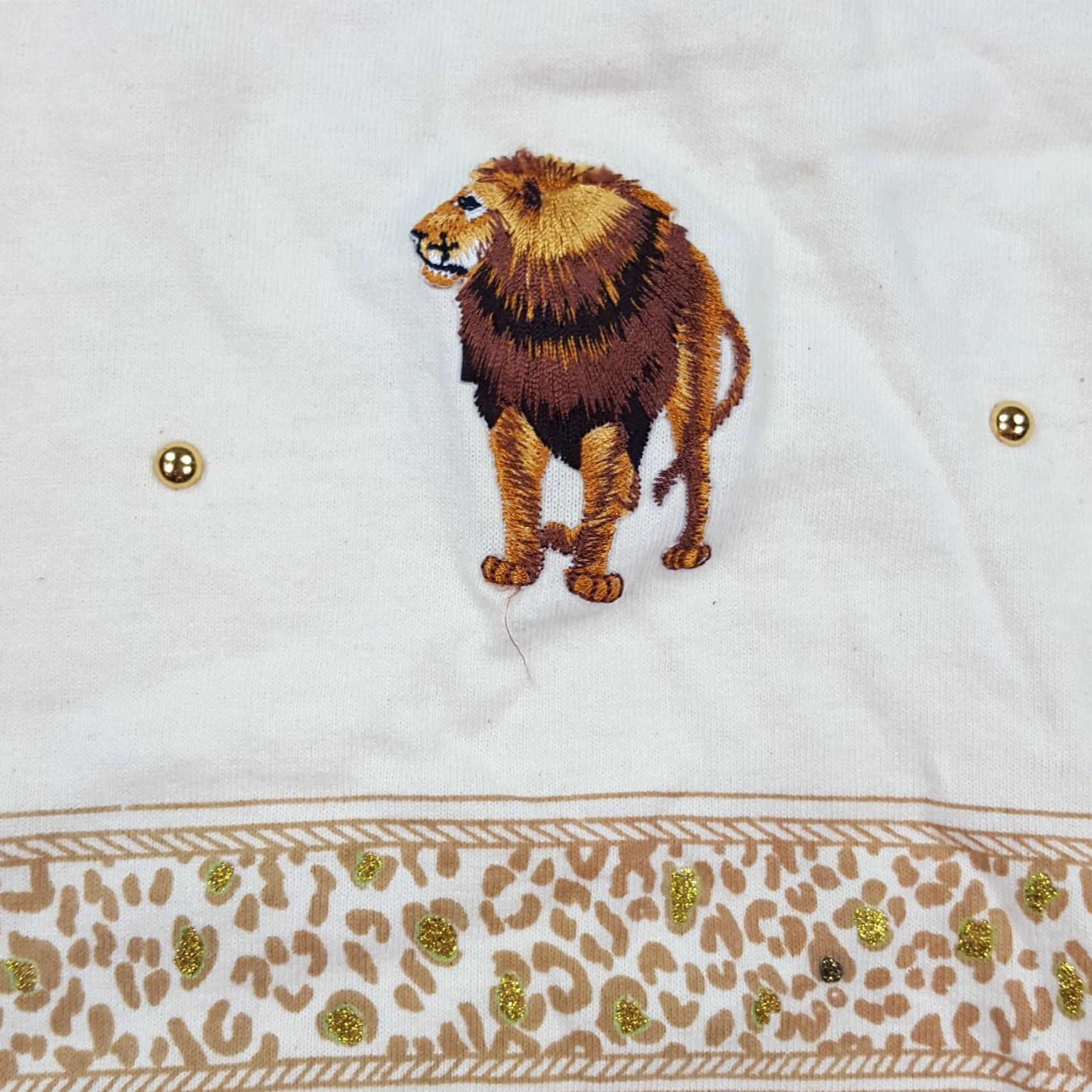 Vintage VINTAGE Jennifer's Studio T-Shirt Women Ivory Cream Lion Giraffe Africa 90s 80s Art Animals Fashion Nature Retro Short Sleeve Crew Neck Pink Periods? Size L / US 10 / IT 46 - 3 Thumbnail