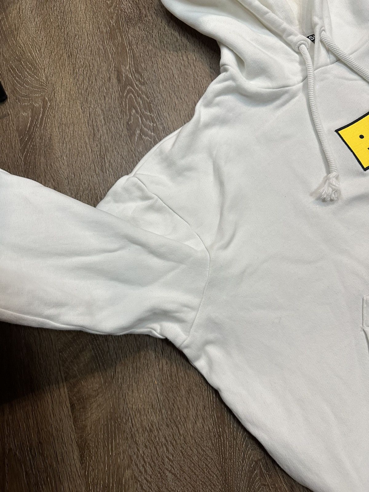 Acne Studios Vintage Acne Studios White Hoodie Center Logo Size US M / EU 48-50 / 2 - 3 Thumbnail