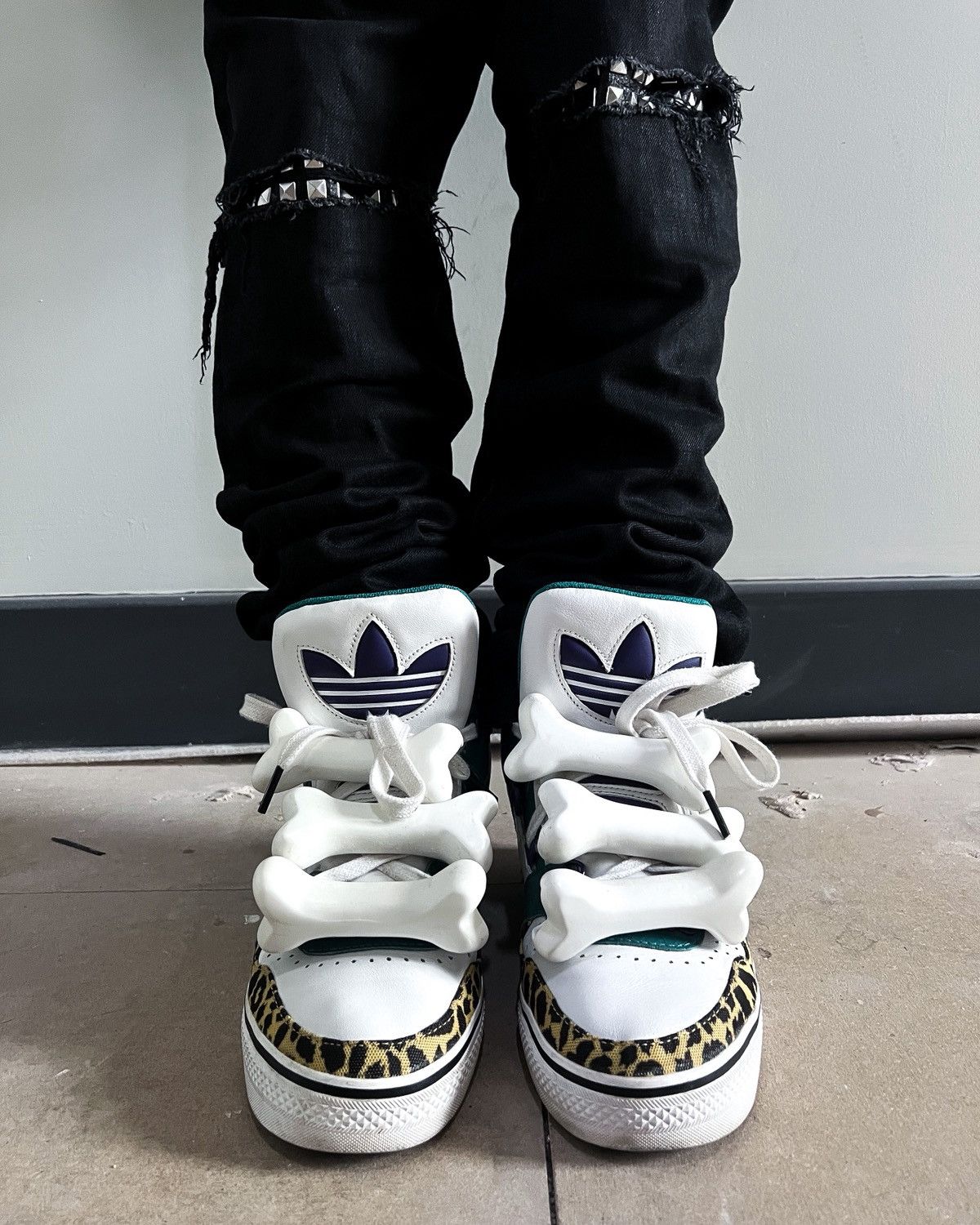 Jeremy Scott A/W11 JS ‘FLINTSTONES’ BONES Size US 7 / EU 40 - 2 Thumbnail