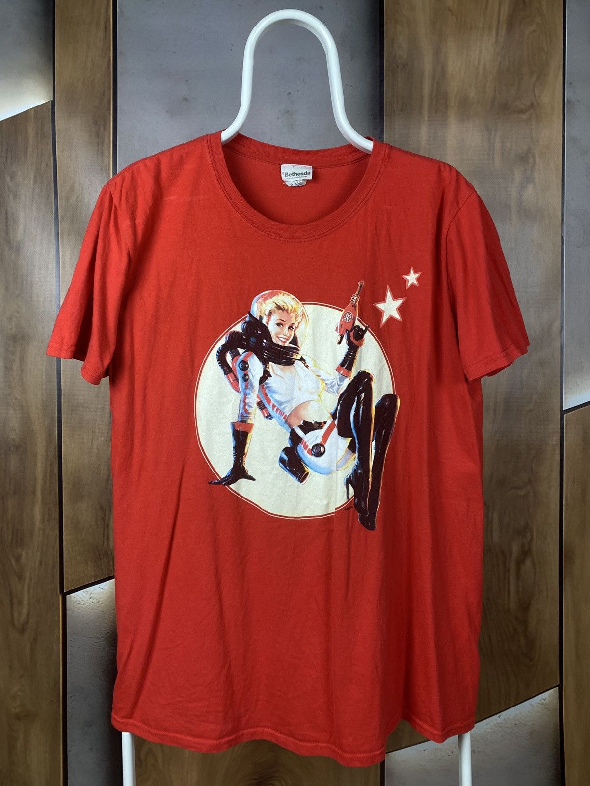 💃Vintage 2015 T-Shirt Bethesda Nuka Girl Fallout VTG Tee💃