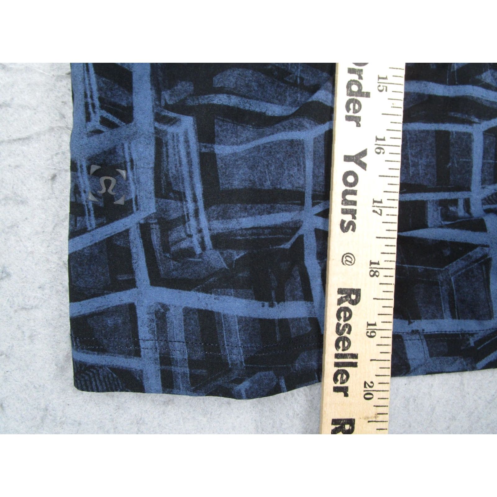 Lululemon Lululemon Shorts Mens Large Blue Black License to Train Geometric Athletic Gym Size US 33 - 7 Thumbnail