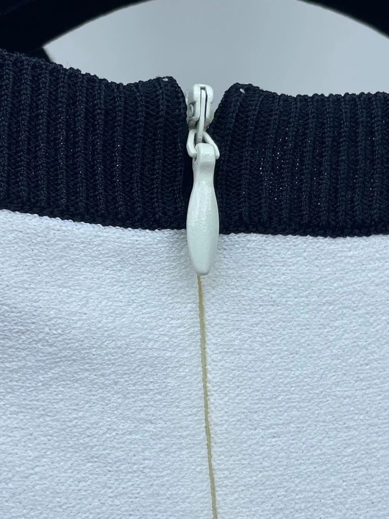 Valentino Valentino Black and white color-blocked knitted dress Size M / US 6-8 / IT 42-44 - 4 Thumbnail
