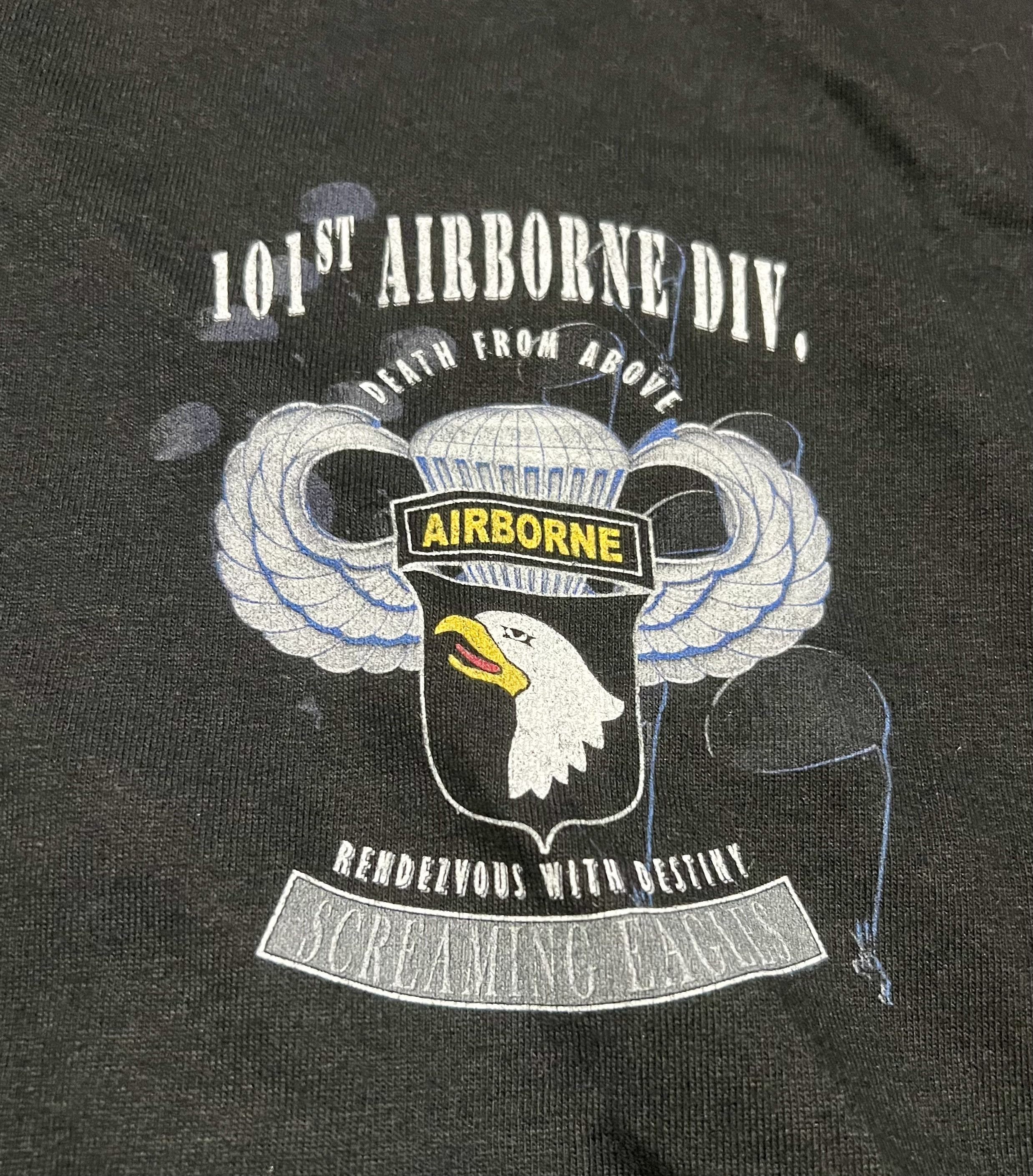 Gildan Screaming Eagles 101st Airborne Division Graphic T-Shirt Size US L / EU 52-54 / 3 - 6 Thumbnail