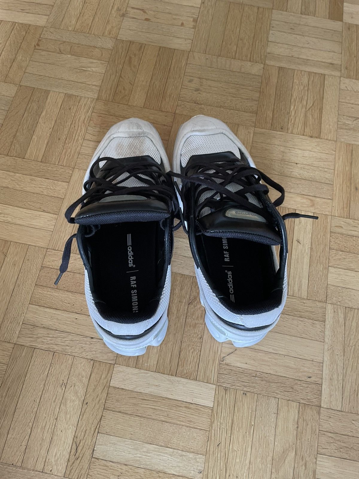 Adidas × Raf Simons adidas RS Replicant Ozweego Raf Simons Black/Cream Size US 9 / EU 42 - 4 Thumbnail