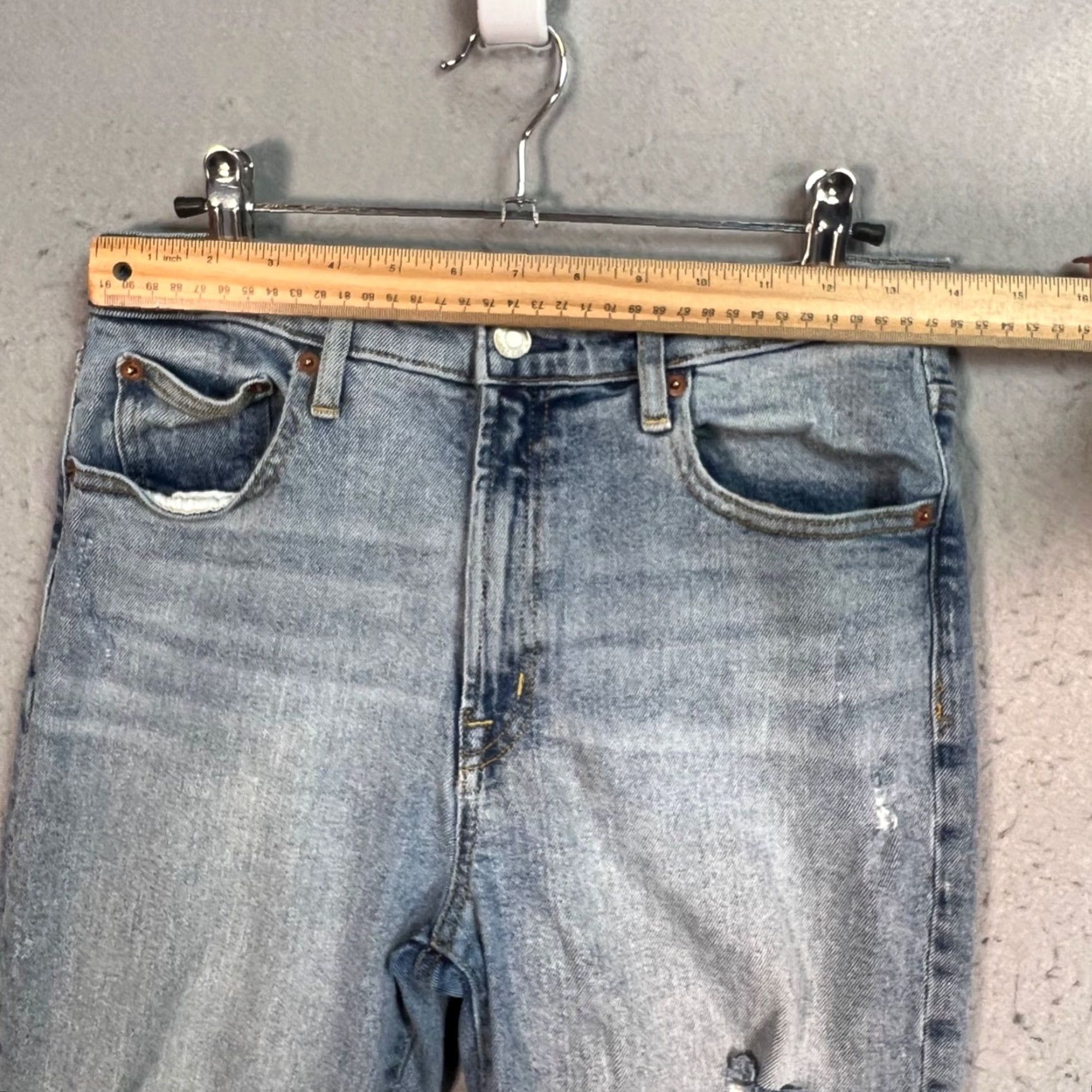 Gap VINTAGE Gap Distressed High-Waisted Light-Wash Denim Jeans Womens Size 6 R/28 Jeans Size 28" / US 6 / IT 42 - 6 Thumbnail