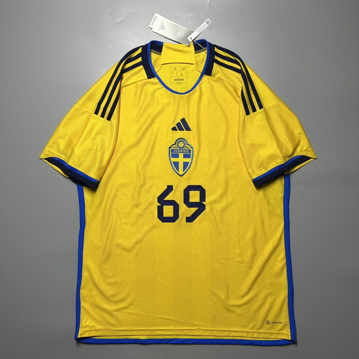 Adidas SWEDEN ADIDAS 2022 WORLD CUP FOOTBALL HOME SOCCER JERSEY Size US XL / EU 56 / 4 - 1 Thumbnail