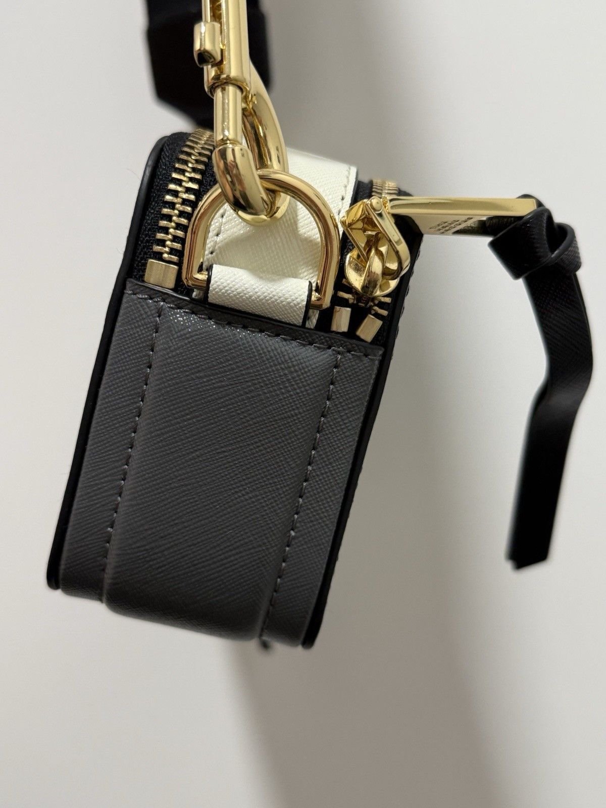 Marc Jacobs Marc Jacobs The Snapshot Camera Bag Crossbody Womens Leather Size ONE SIZE - 10 Thumbnail