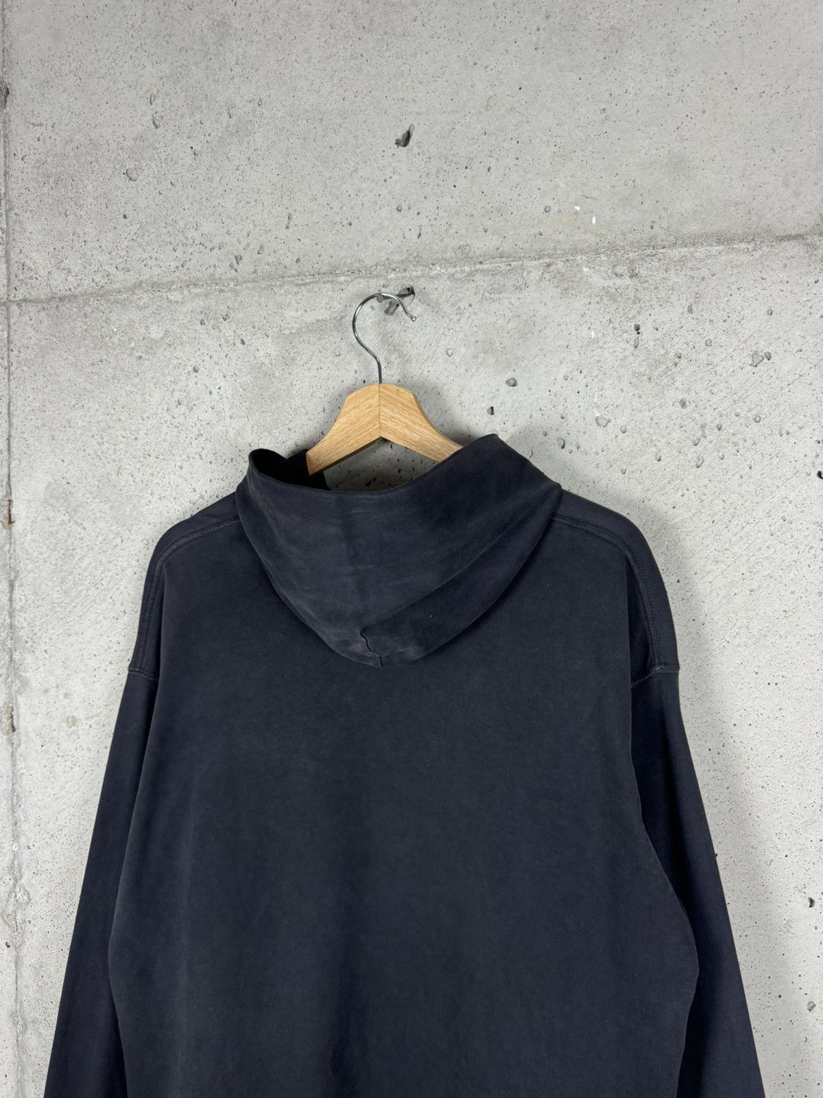 Balenciaga Balenciaga Crest Logo Hoodie Size US L / EU 52-54 / 3 - 4 Thumbnail