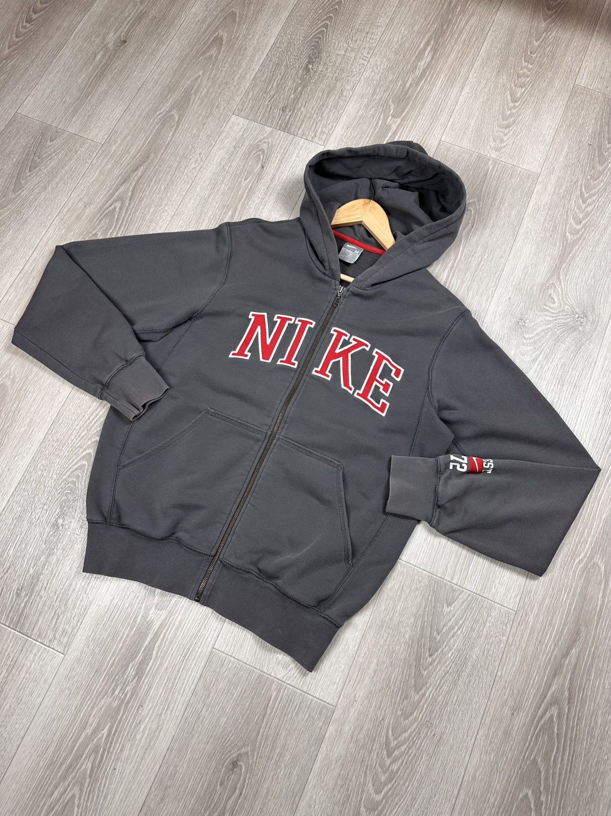 Nike Vintage Nike Y2K Zip Hoodie Big Logo Size US M / EU 48-50 / 2 - 3 Thumbnail