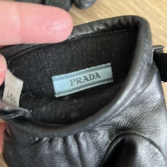 Prada Prada Quilted Engraved Silver Logo Buckle Cashmere Lined 7.5 Size ONE SIZE - 9 Thumbnail