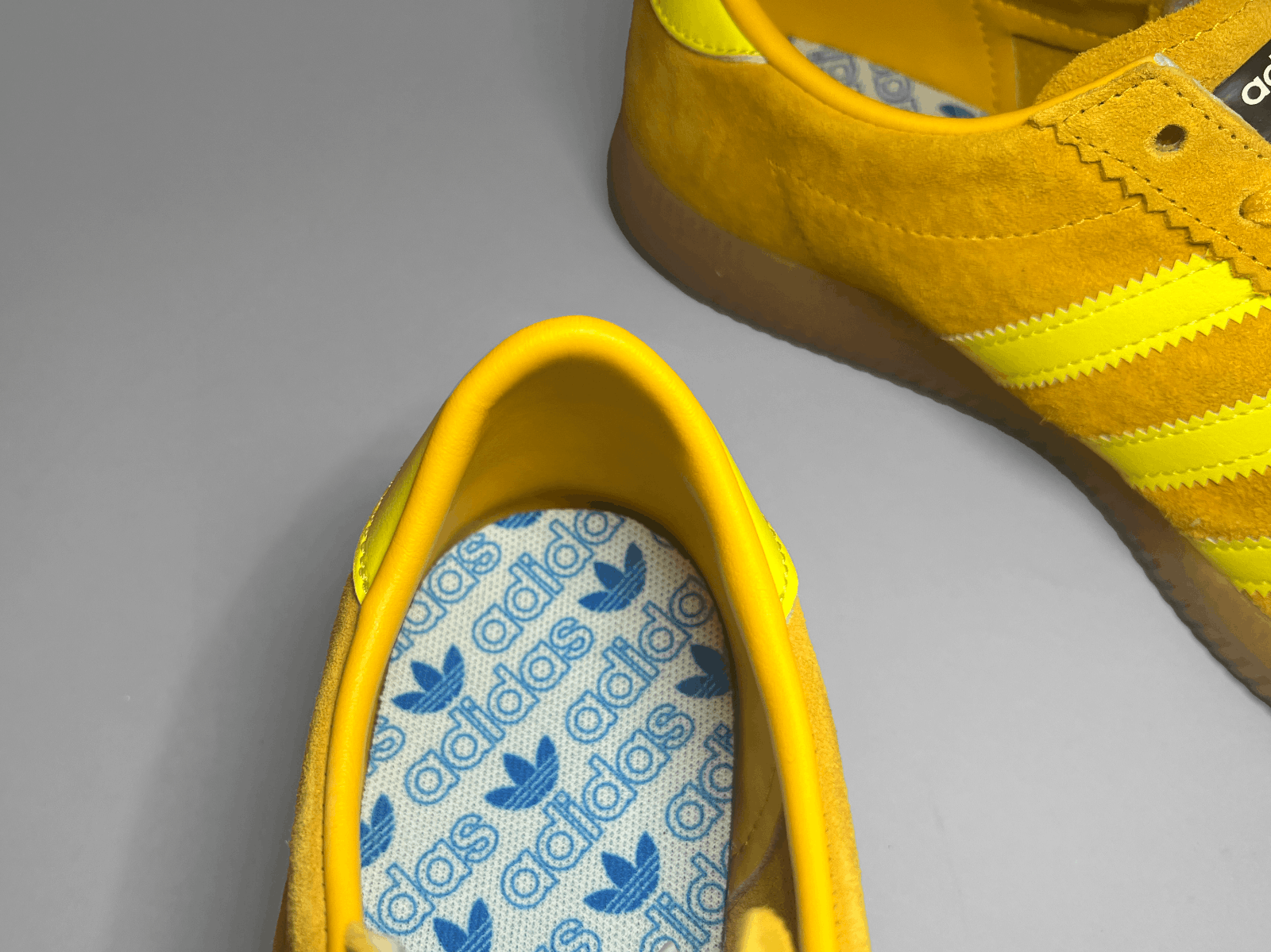 Adidas Adidas x Pantone GW5771 Sunshine Low Shoes 8.5 Size US 8.5 / EU 41-42 - 4 Thumbnail