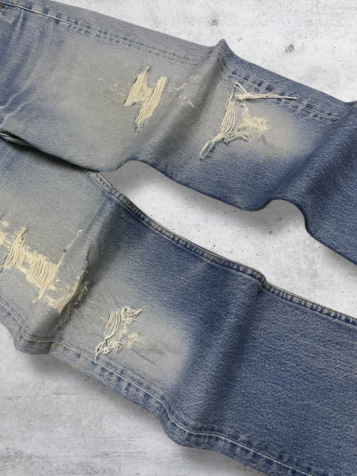 Levi's Vintage Clothing VINTAGE 501 LEVIS 90S DESIGNER OG DESIGN DISTRESSED DENIM Size US 29 - 6 Thumbnail