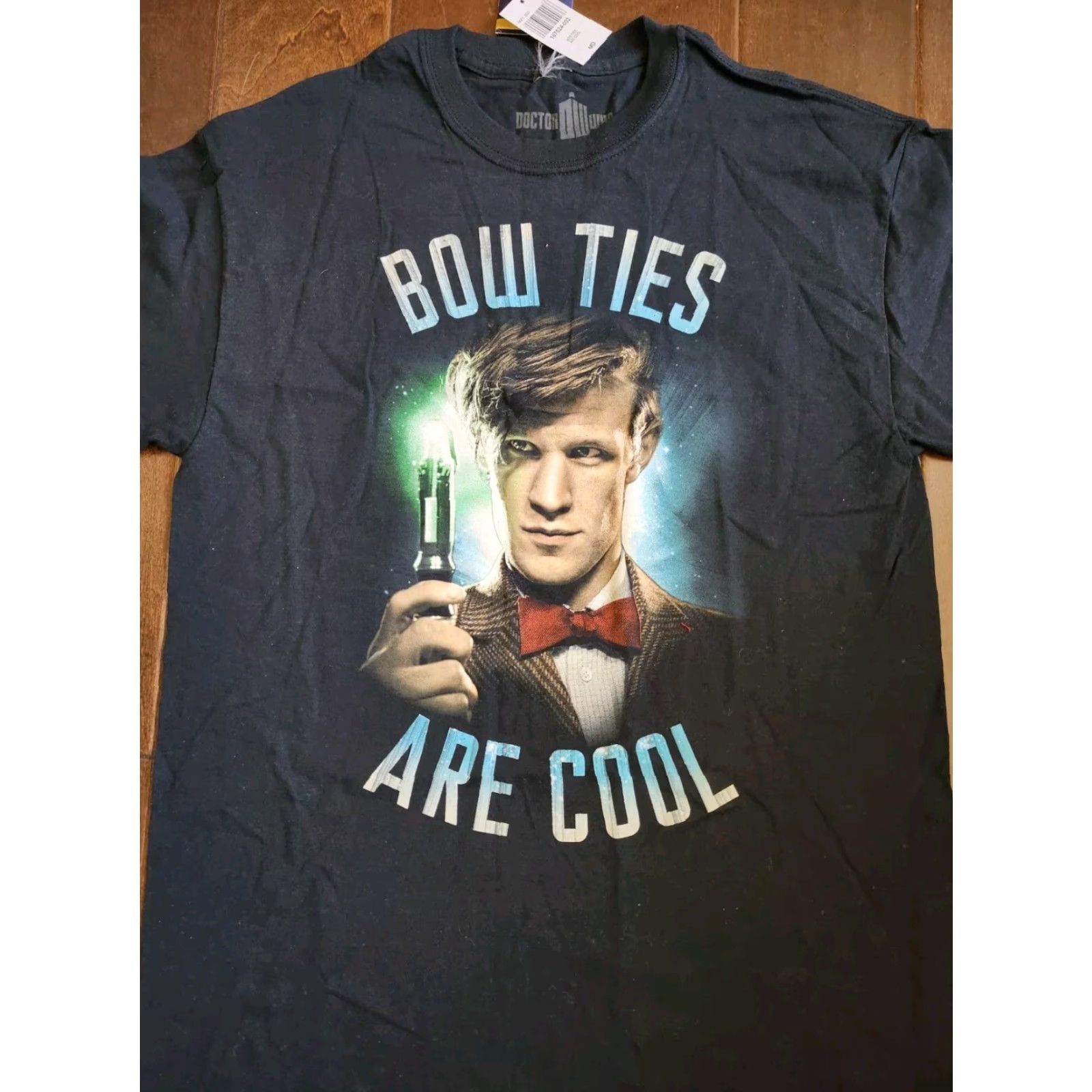 Hot Topic VINTAGE Doctor Who T-Shirt Bow Ties Are Cool Black M Mens Short Sleeve Crew Neck Cotton 2012 Hot Topic Show Movie All Seasons Size US M / EU 48-50 / 2 - 4 Thumbnail