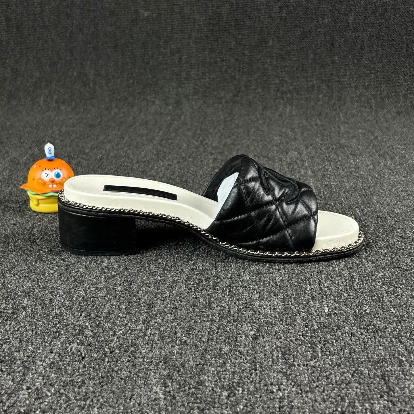 Chanel Chanel Black & White Color Blocked Heel Slippers 38.5 Size US 8 / IT 38 - 4 Thumbnail