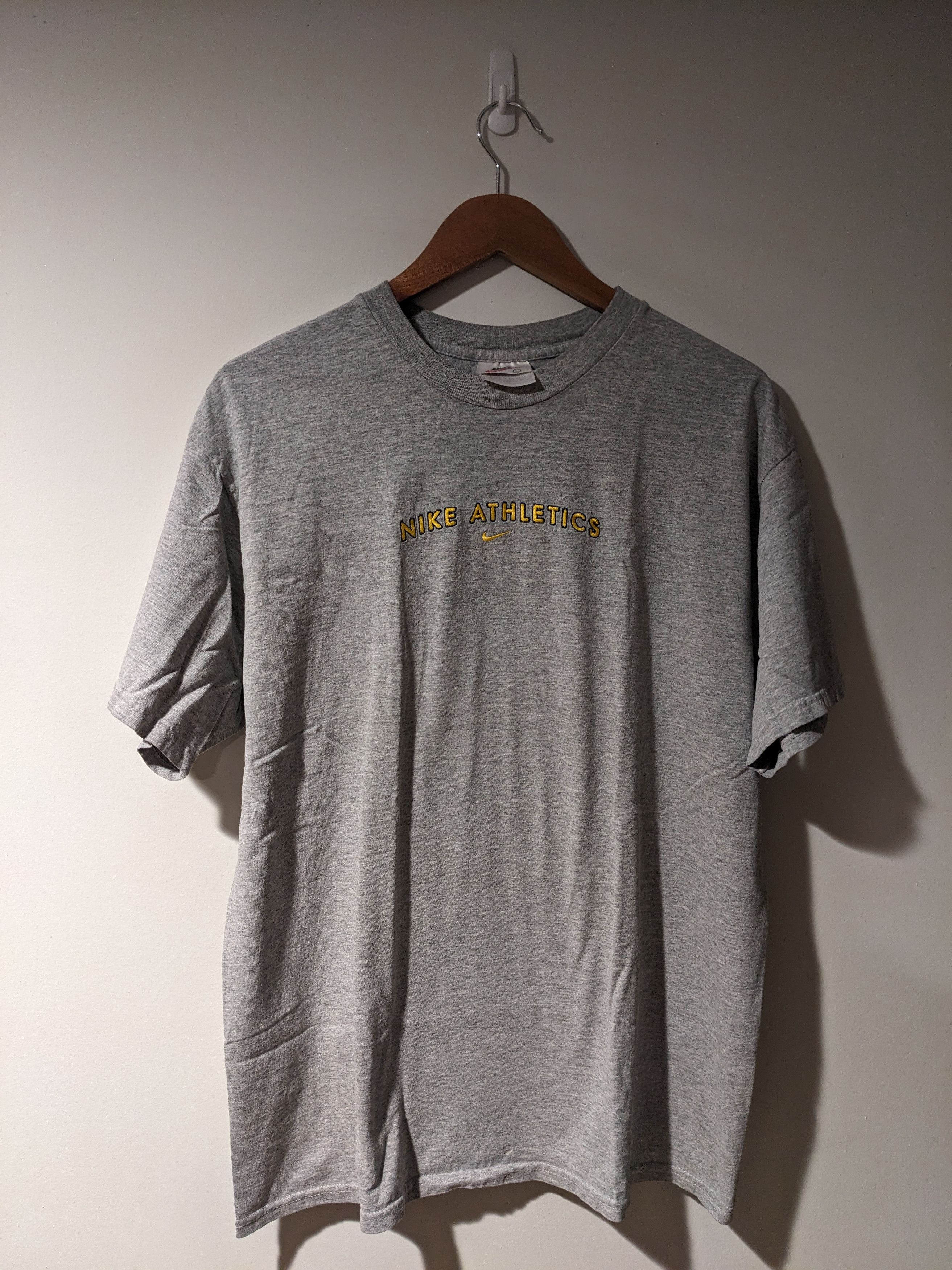 Nike × Vintage Vintage Y2K Nike Athletic Center Swoosh Gray Large T-Shirt Size US L / EU 52-54 / 3 - 1 Thumbnail
