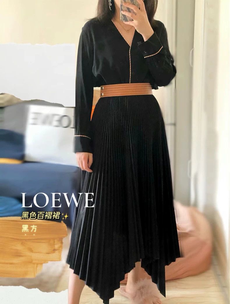 Loewe LOEWE Cowhide waistcoat with irregular hem pleated skirt h Size 24" / US 00 / IT 34 - 2 Thumbnail