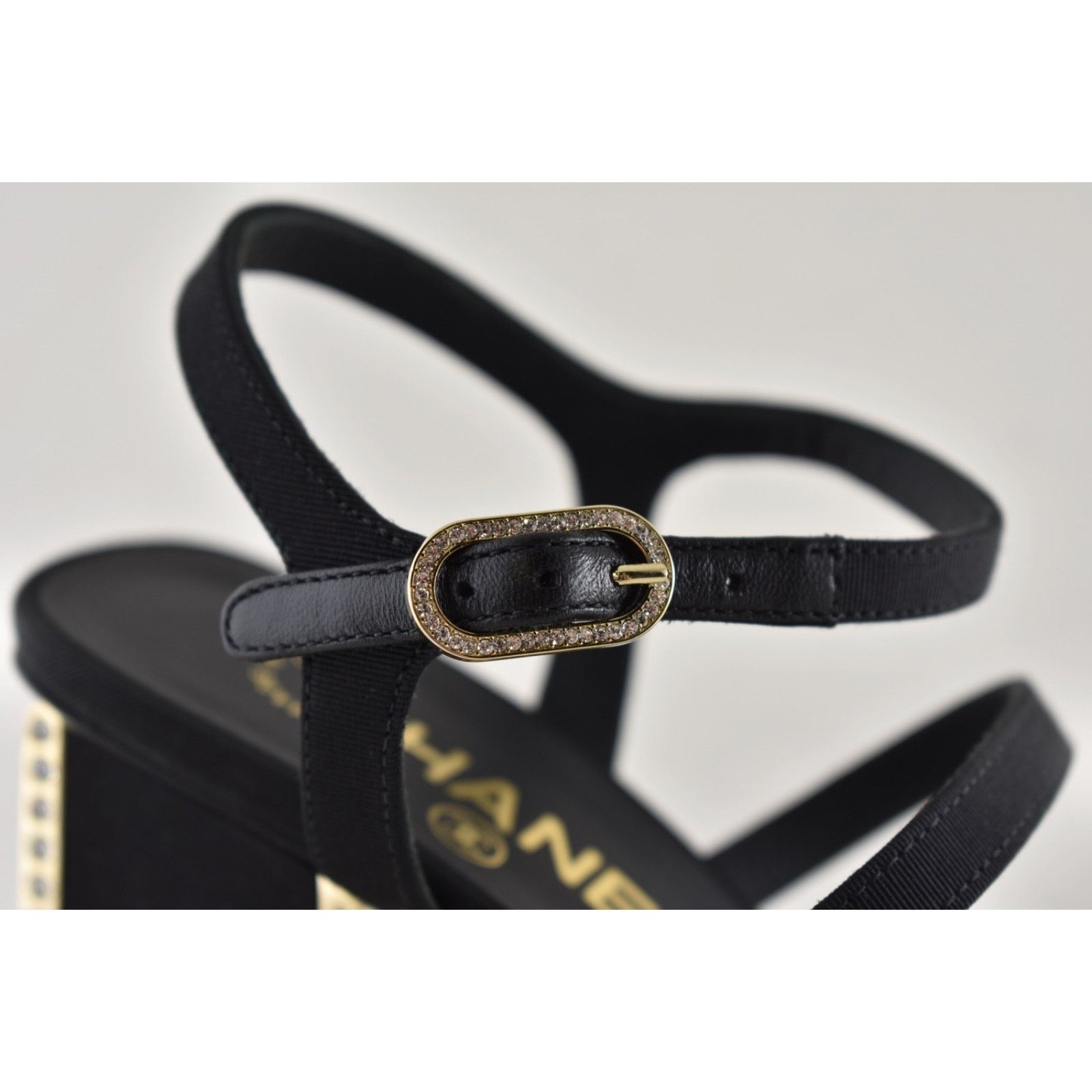 Chanel Chanel Crystal CC Logo Block Heel Sandals 37.5 Size US 7.5 / IT 37.5 - 10 Thumbnail