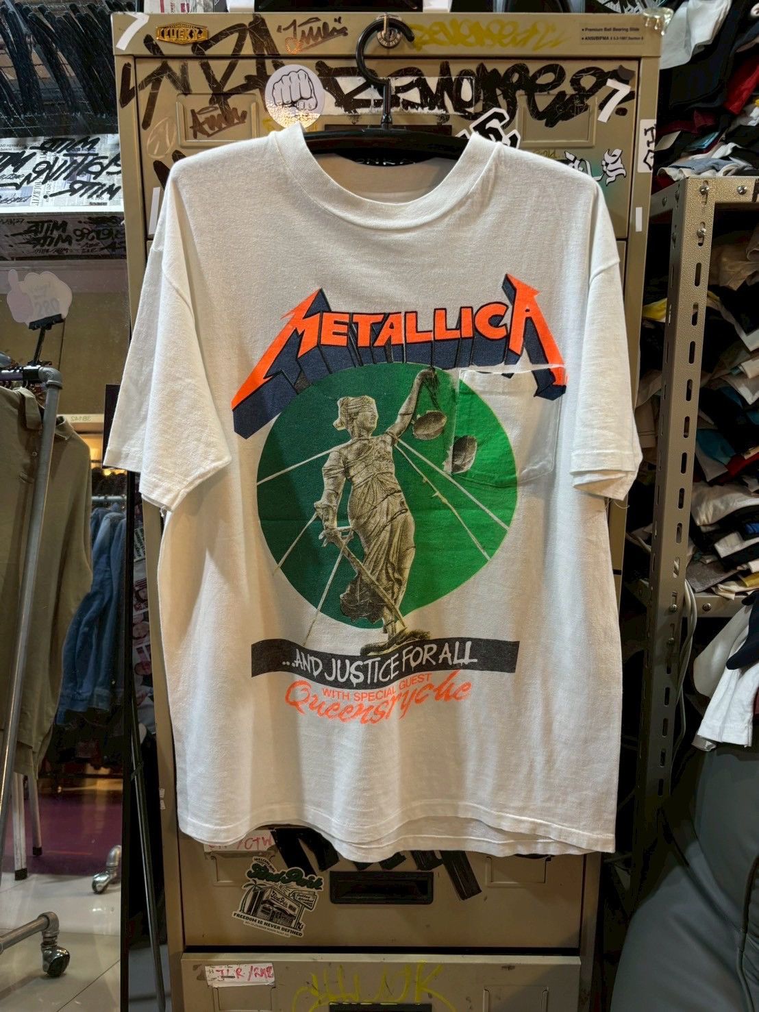 Metallica Vintage Metallica&Queensryche T shirt Size US XL / EU 56 / 4 - 1 Thumbnail