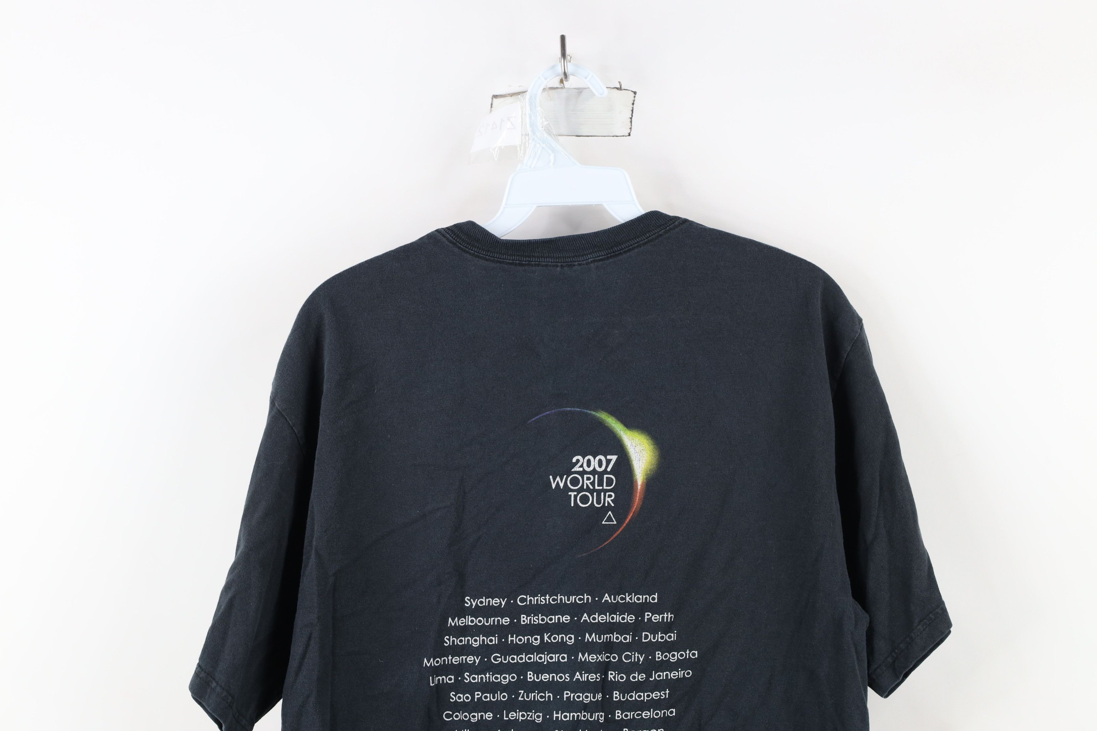 Vintage Vintage Y2K 2007 of the Moon Roger Waters Pink Floyd T-Shirt Size US M / EU 48-50 / 2 - 10 Thumbnail