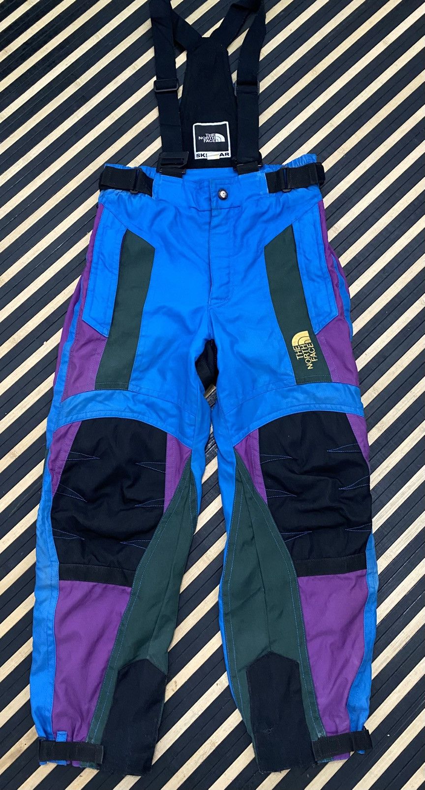The North Face Rare Vintage 90s The North Face Overall Skiwear Size US 32 / EU 48 - 1 Thumbnail