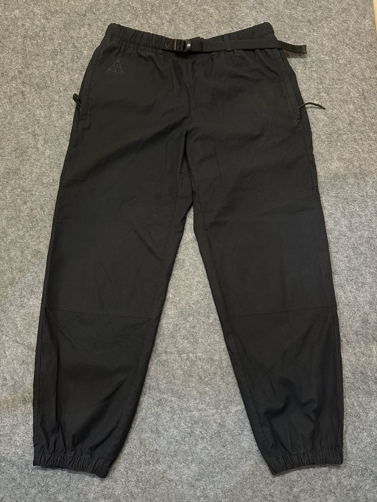 Nike ACG Nike ACG trail pants with a built-in belt and zip pockets. Size US 34 / EU 50 - 1 Thumbnail