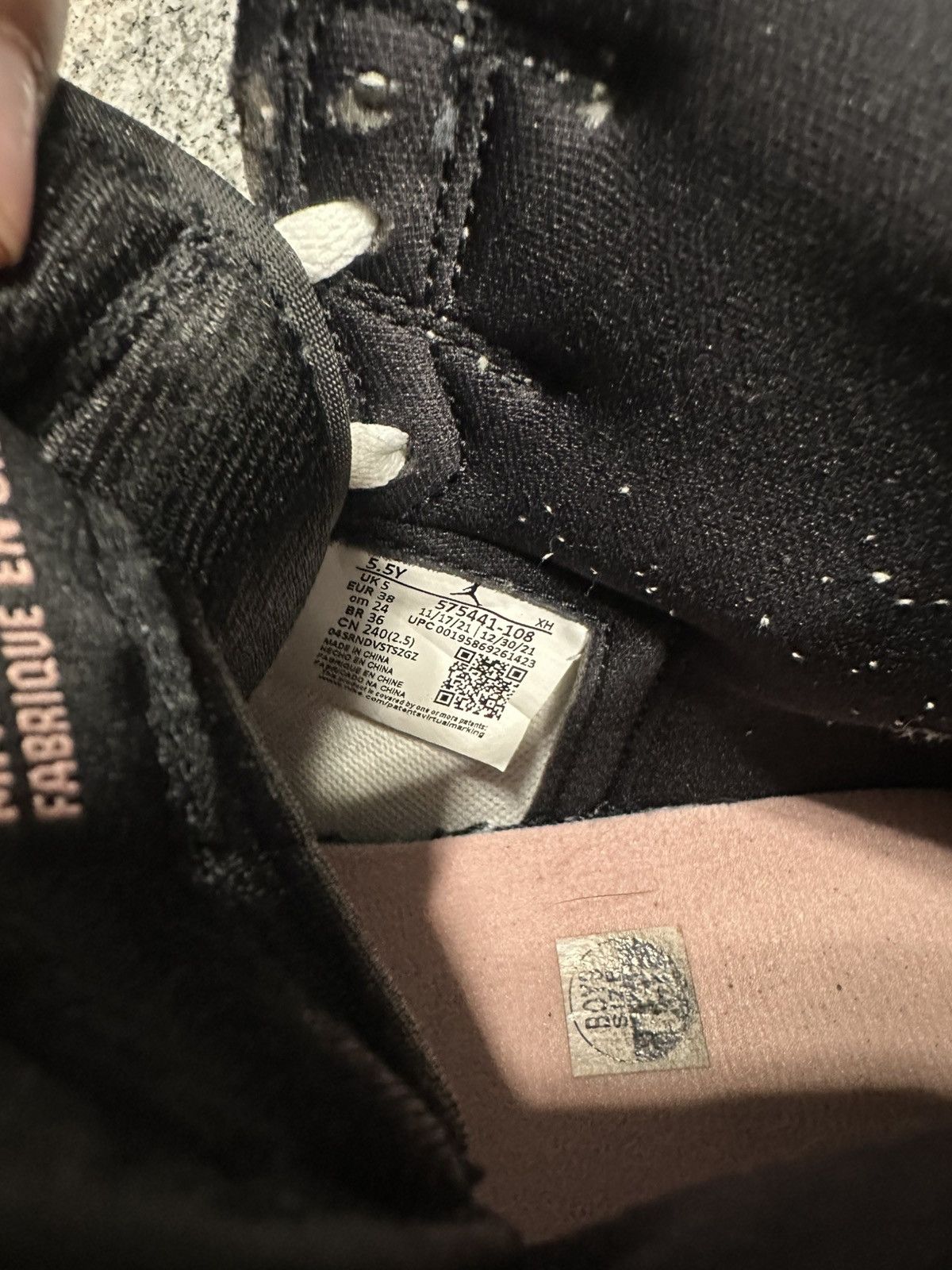 Jordan Brand Air Jordan 1 Retro High OG GS Stage Haze 5.5Y With Box Size US 5.5 / EU 38 - 5 Thumbnail