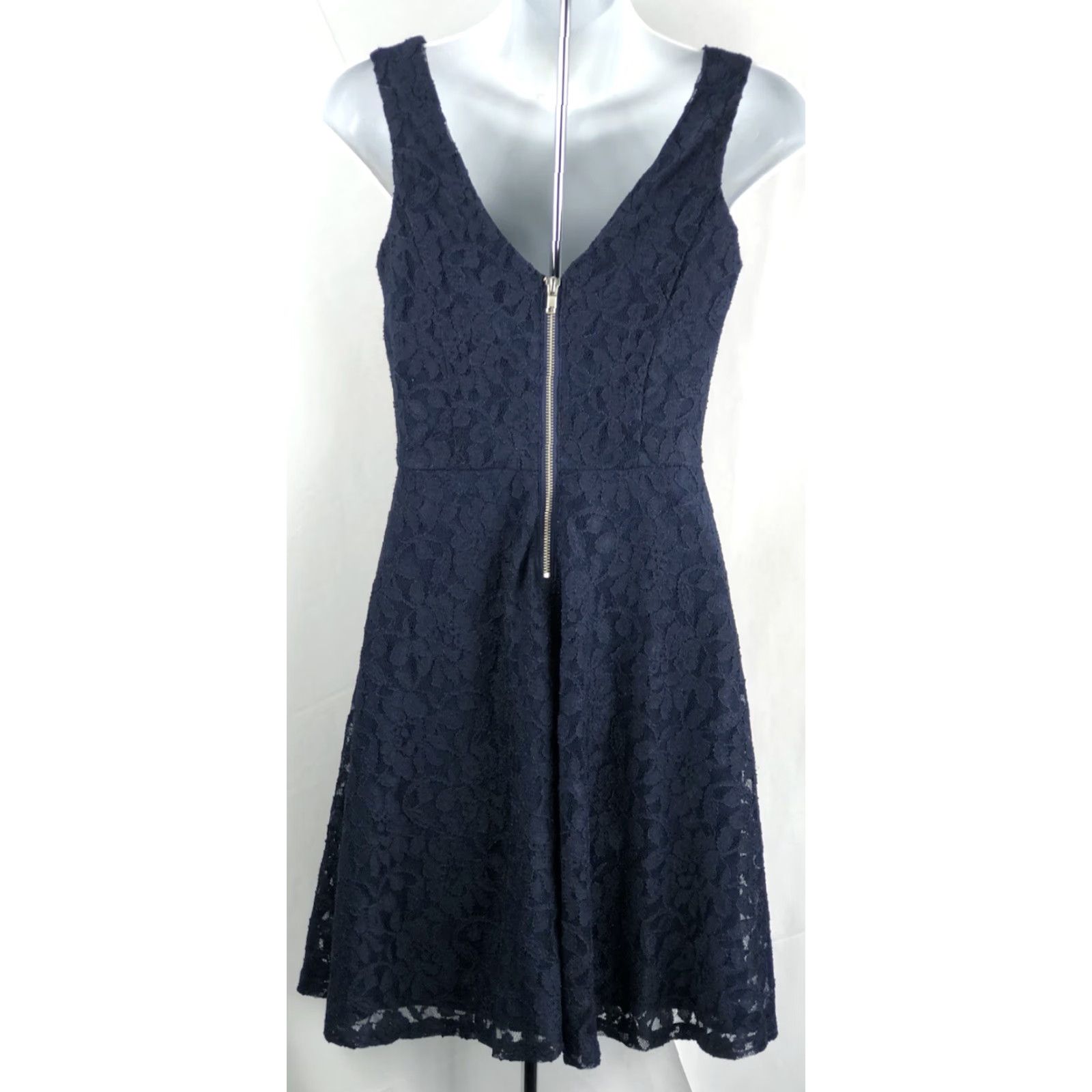 Vintage Speechless NWT Lace Fit & Flare Dress Navy S Sleeveless V-Back Floral Knee Length Women's Size S / US 4 / IT 40 - 4 Thumbnail